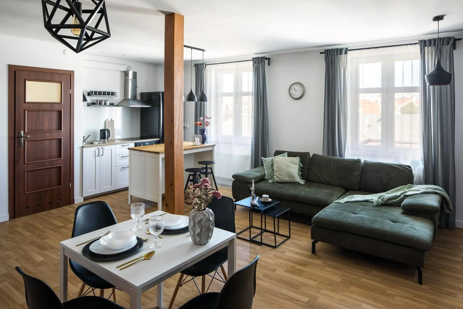 Corner House Residence
