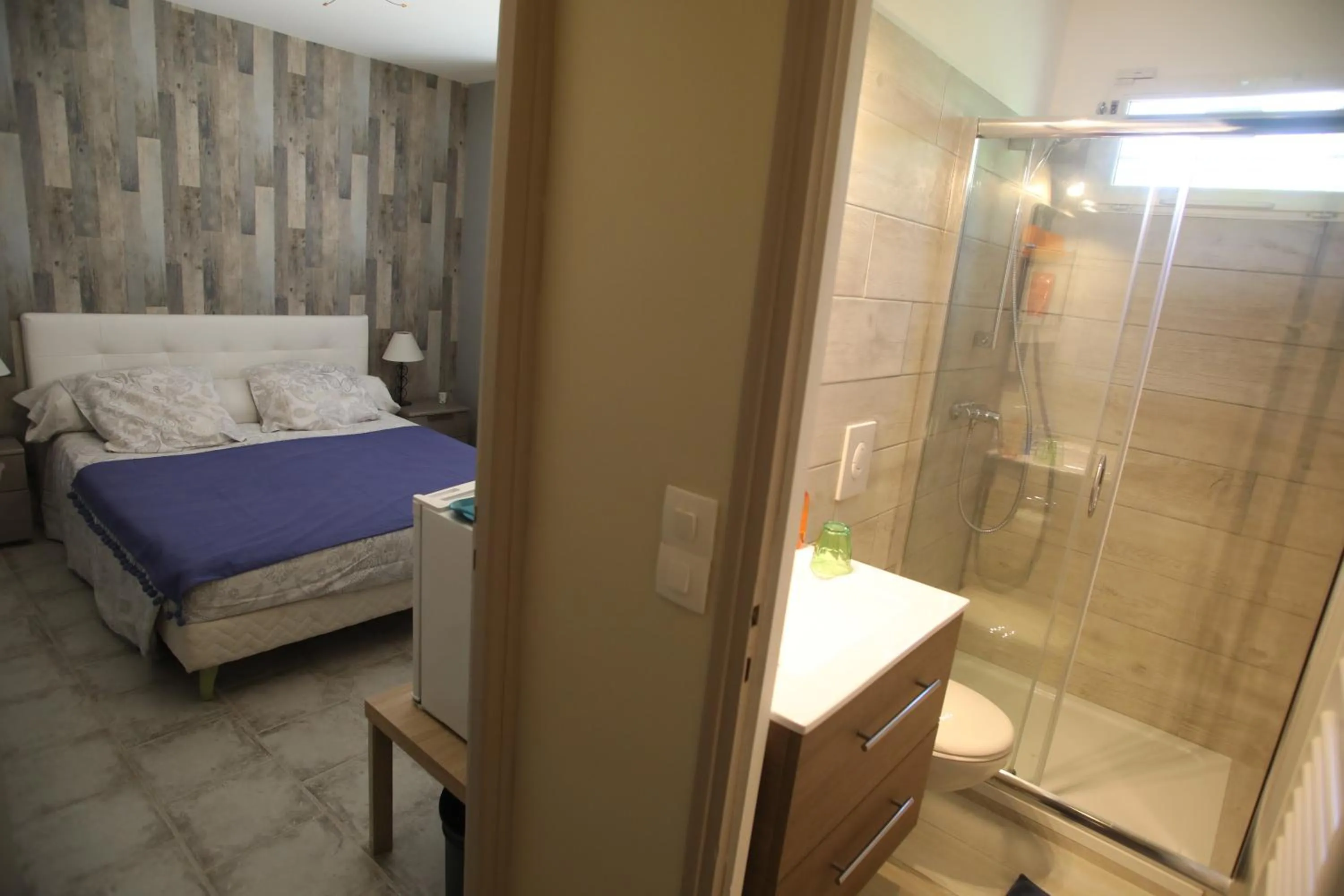 Shower, Bed in B&B La Campagne