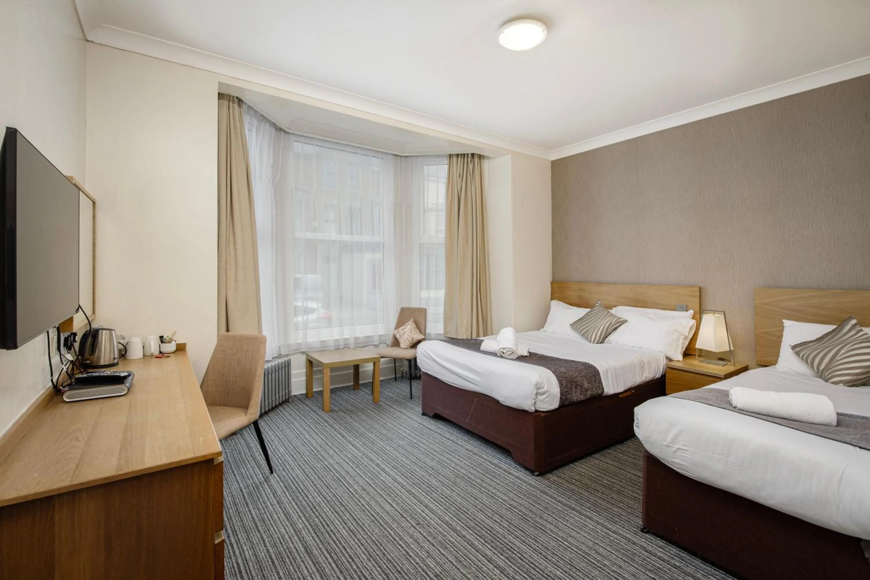 Triple Room with Private Bathroom in Ashley Victoria