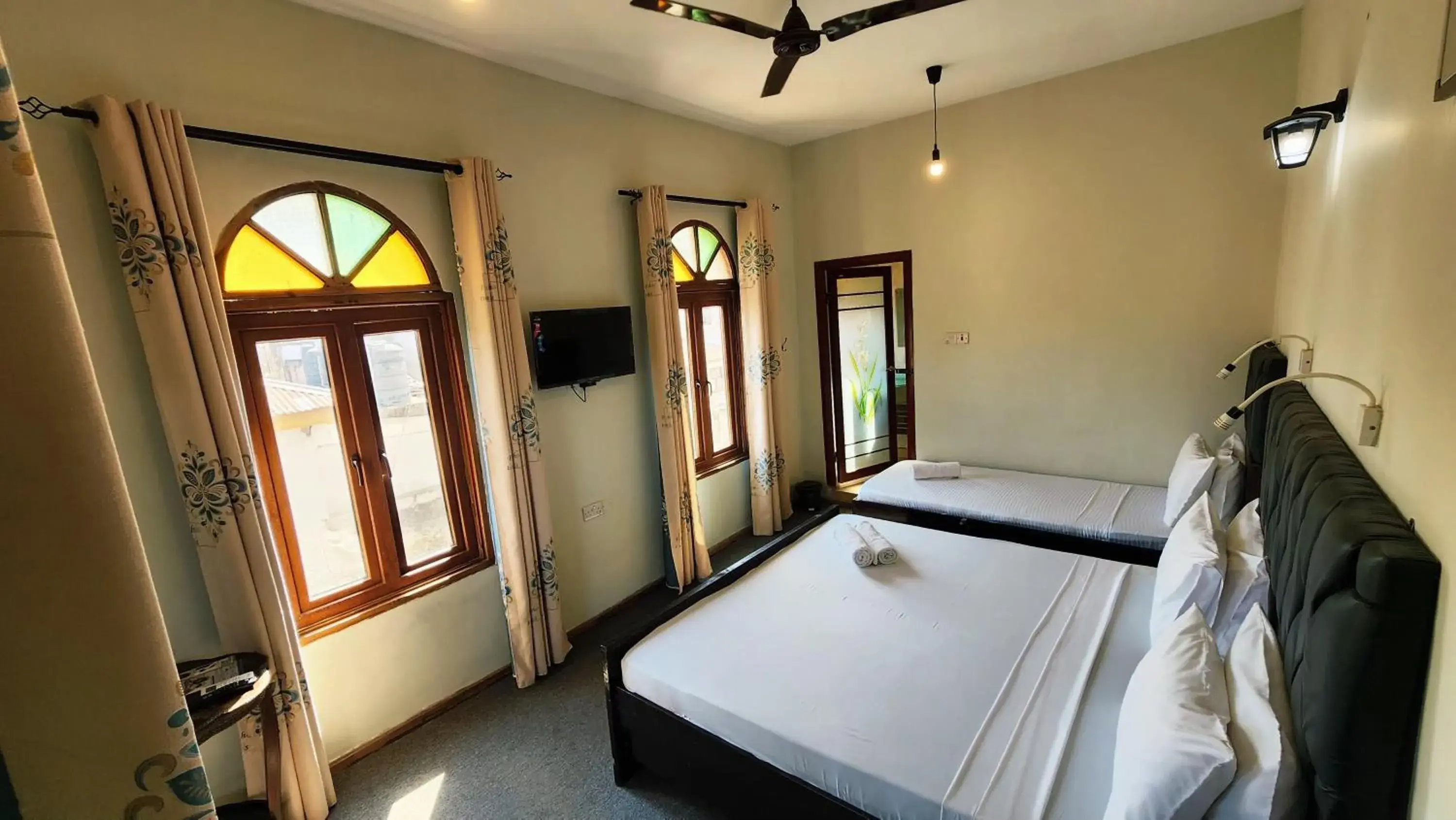 Triple Room in Rumaisa Hotel Triple Room in Rumaisa Hotel