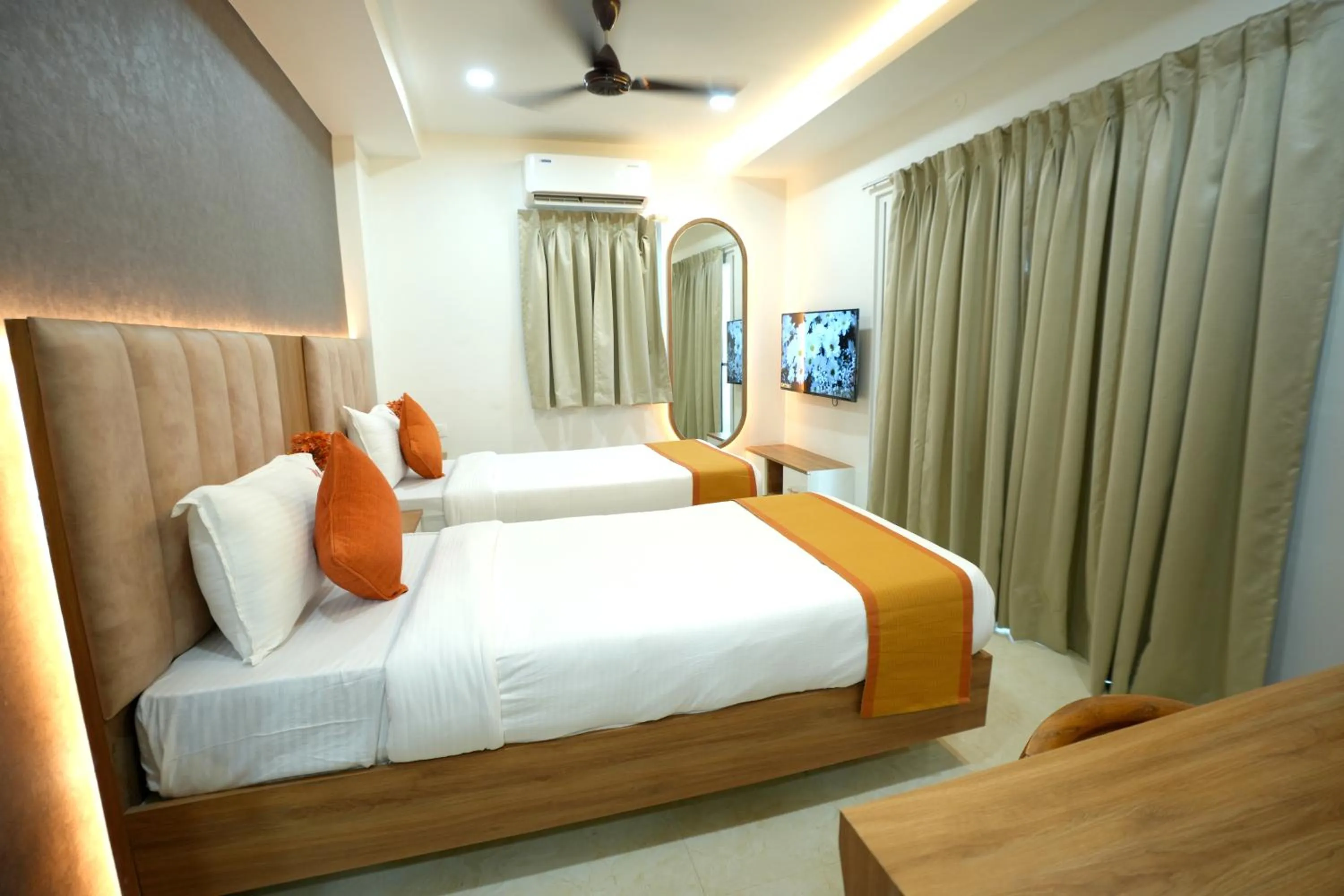 Bed in Hotel Viola Suites Madhapur, Business Hotel