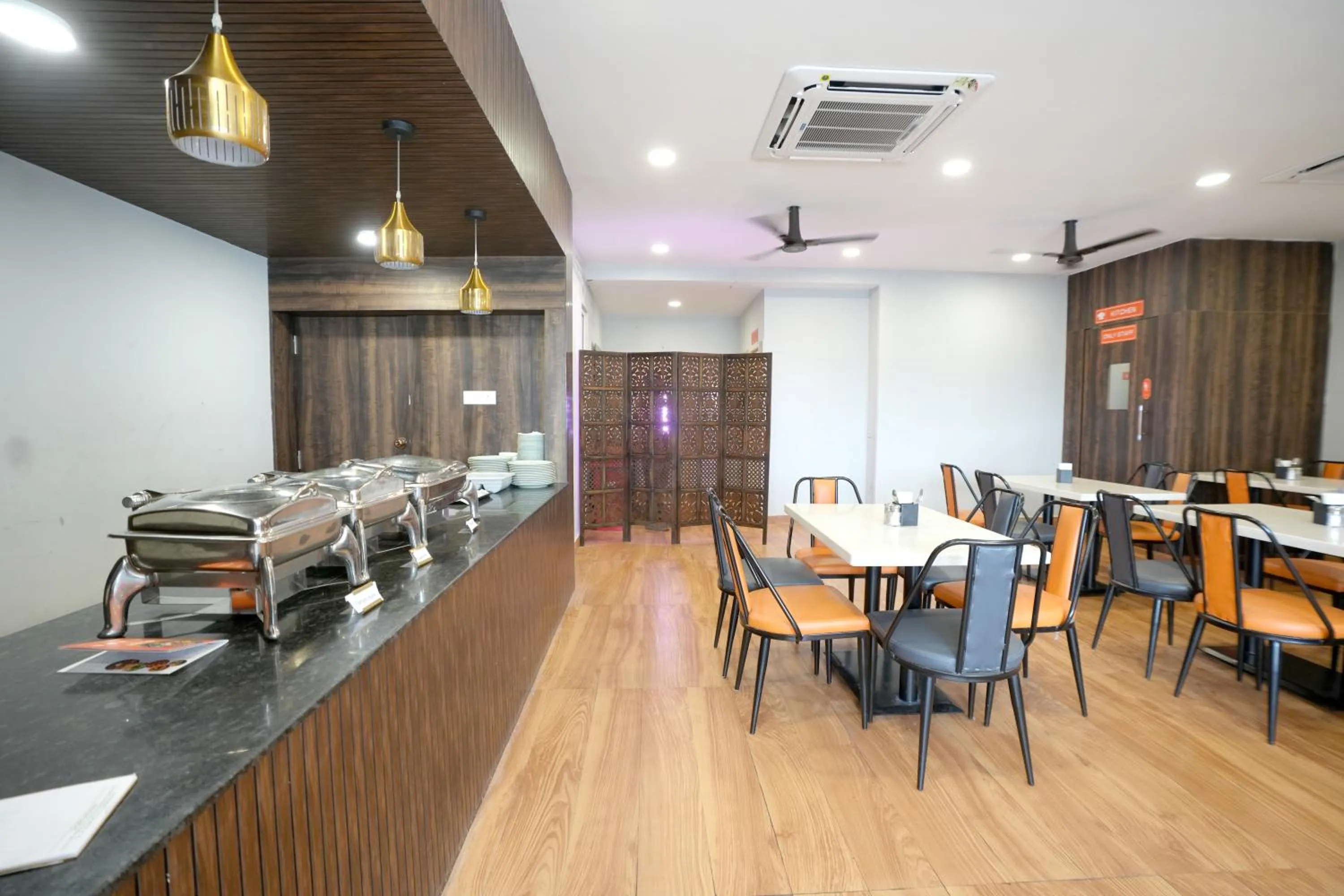 Restaurant/places to eat in Hotel Viola Suites Madhapur, Business Hotel