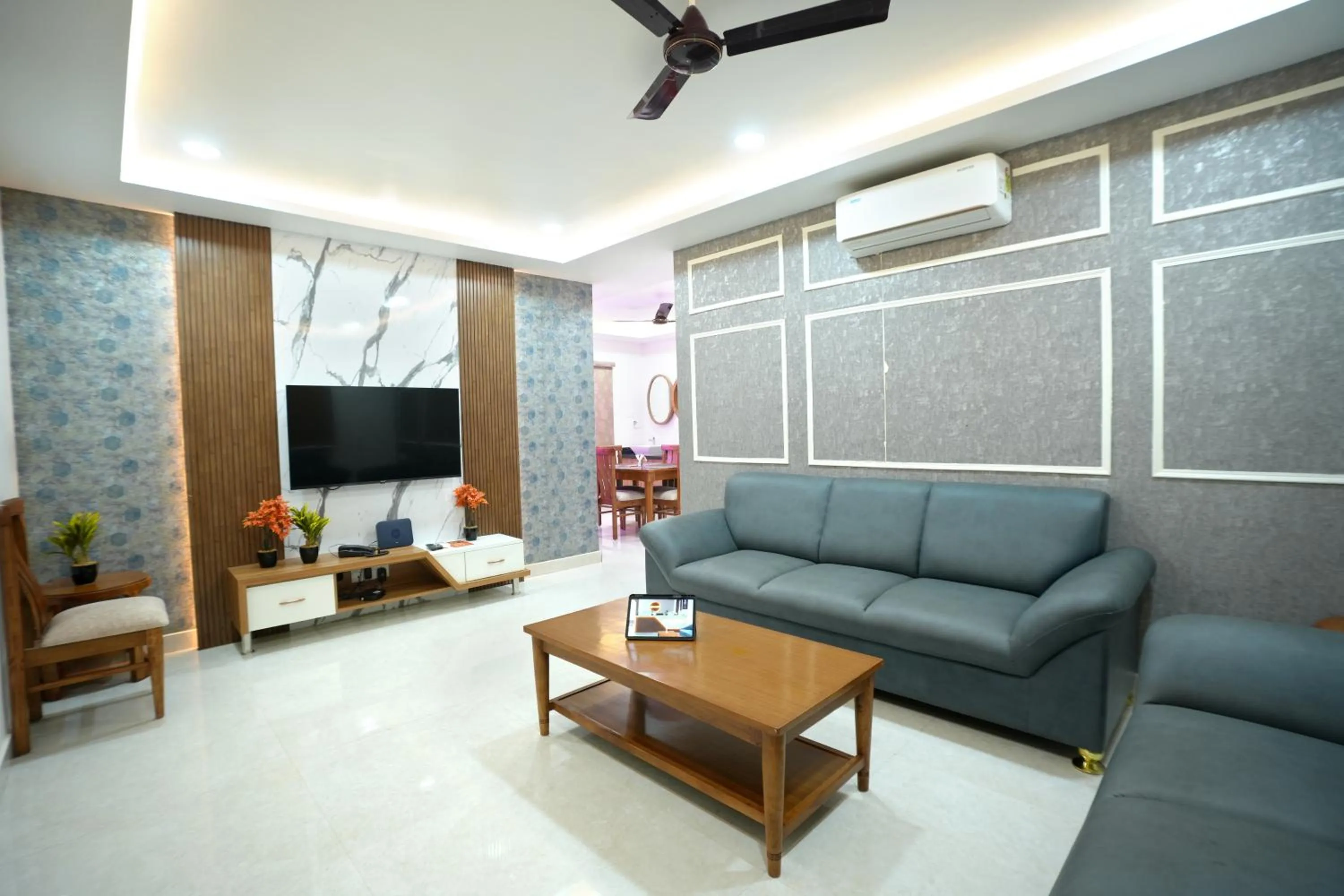 Seating area in Hotel Viola Suites Madhapur, Business Hotel