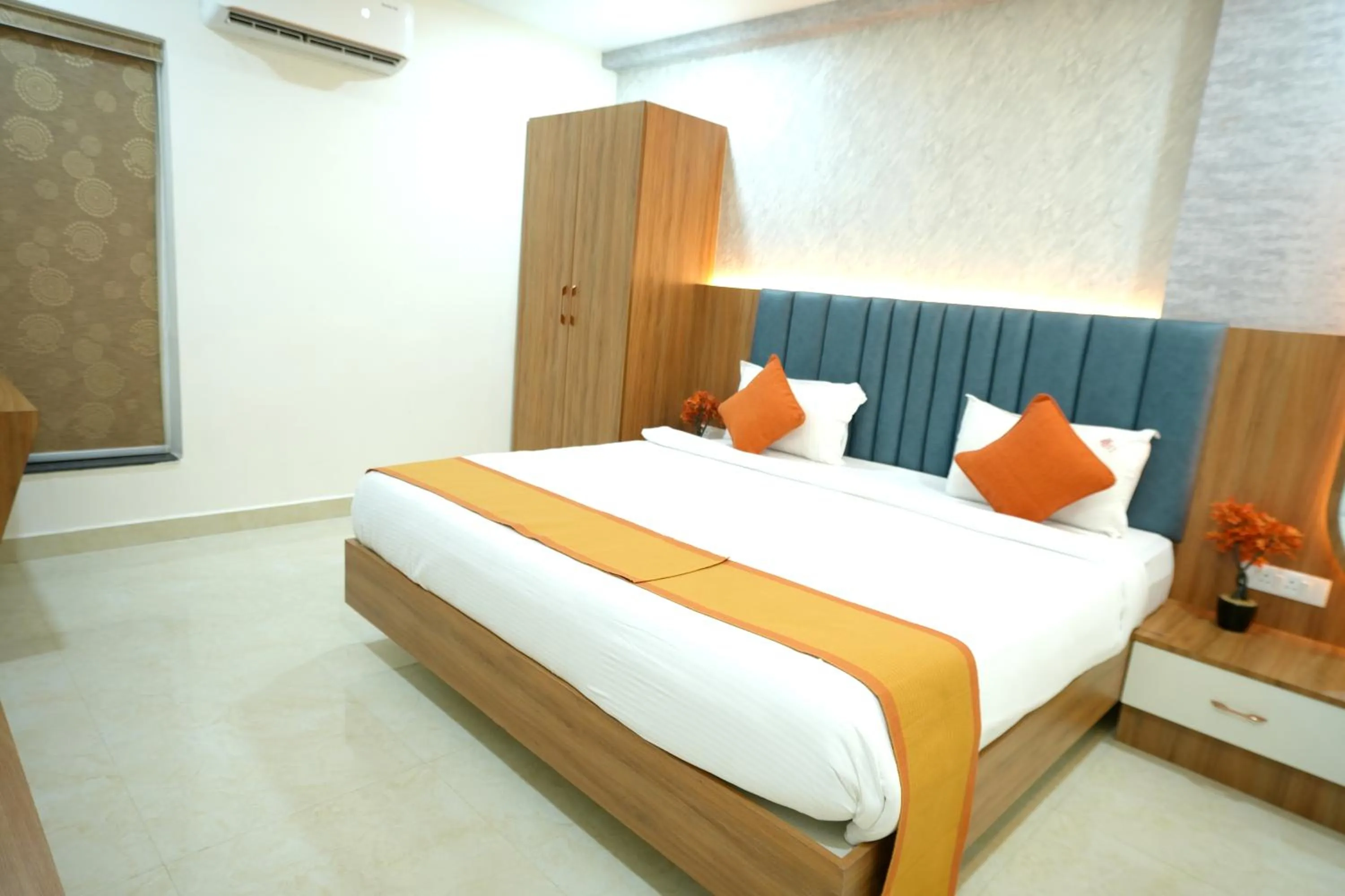 Photo of the whole room, Bed in Hotel Viola Suites Madhapur, Business Hotel