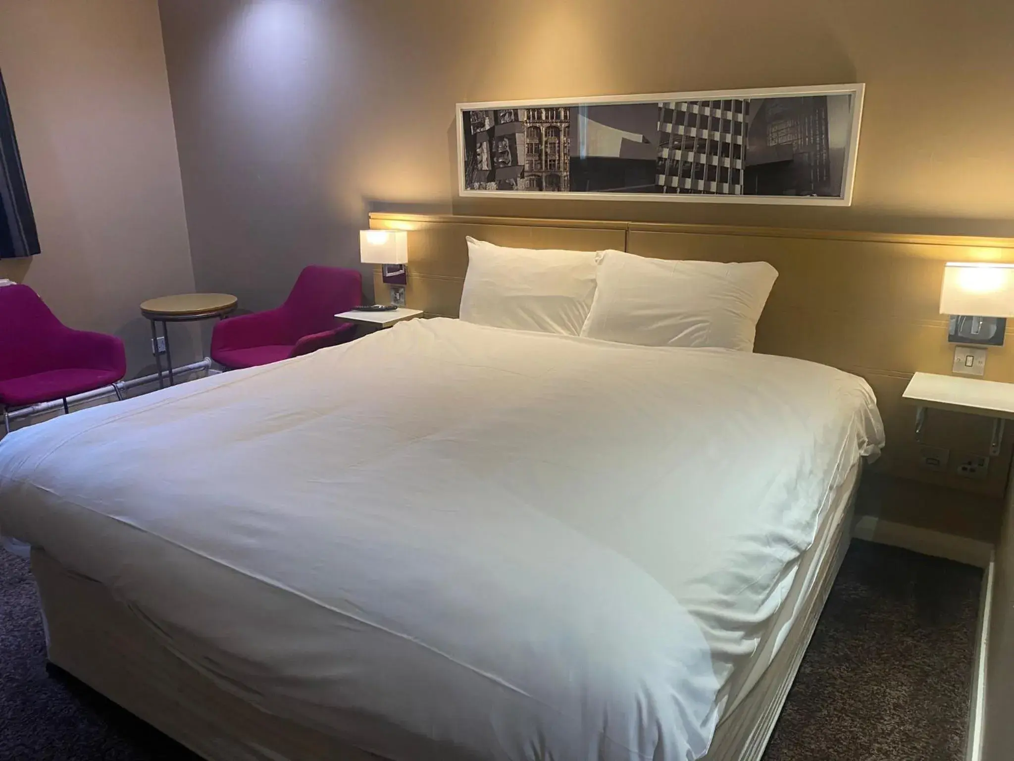 Bed in Airport Inn & Spa Manchester