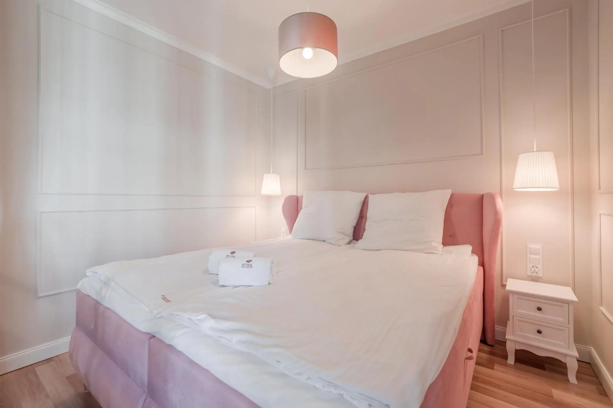 Bed in OLD Superior Apartment