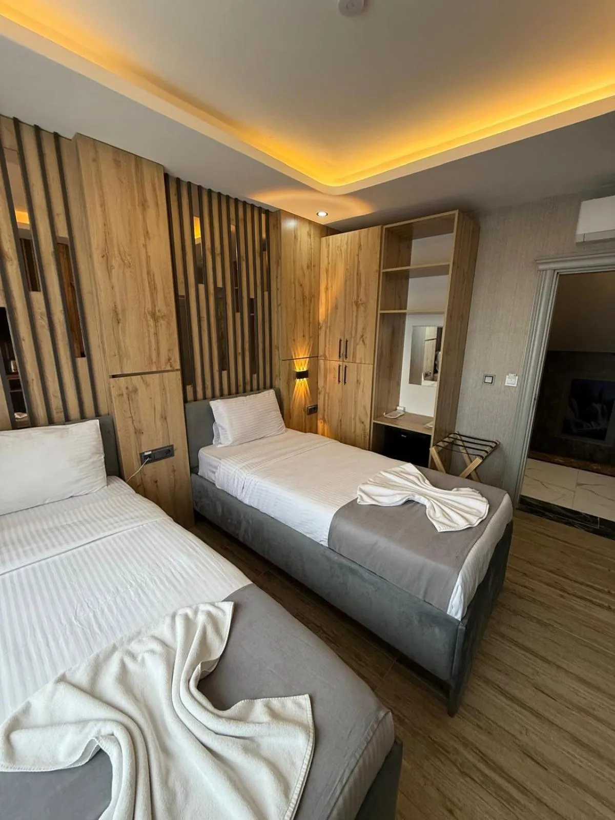 wardrobe, Bed in world say hotel
