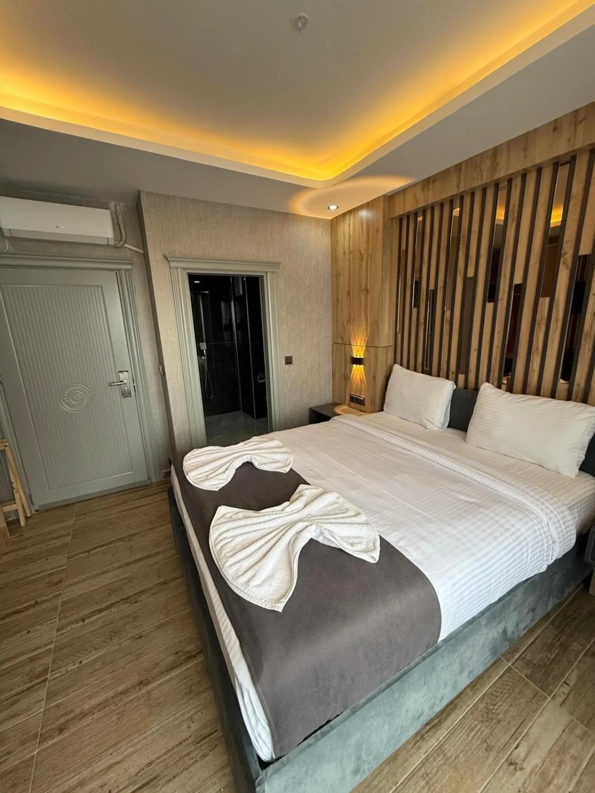 Bedroom, Bed in world say hotel