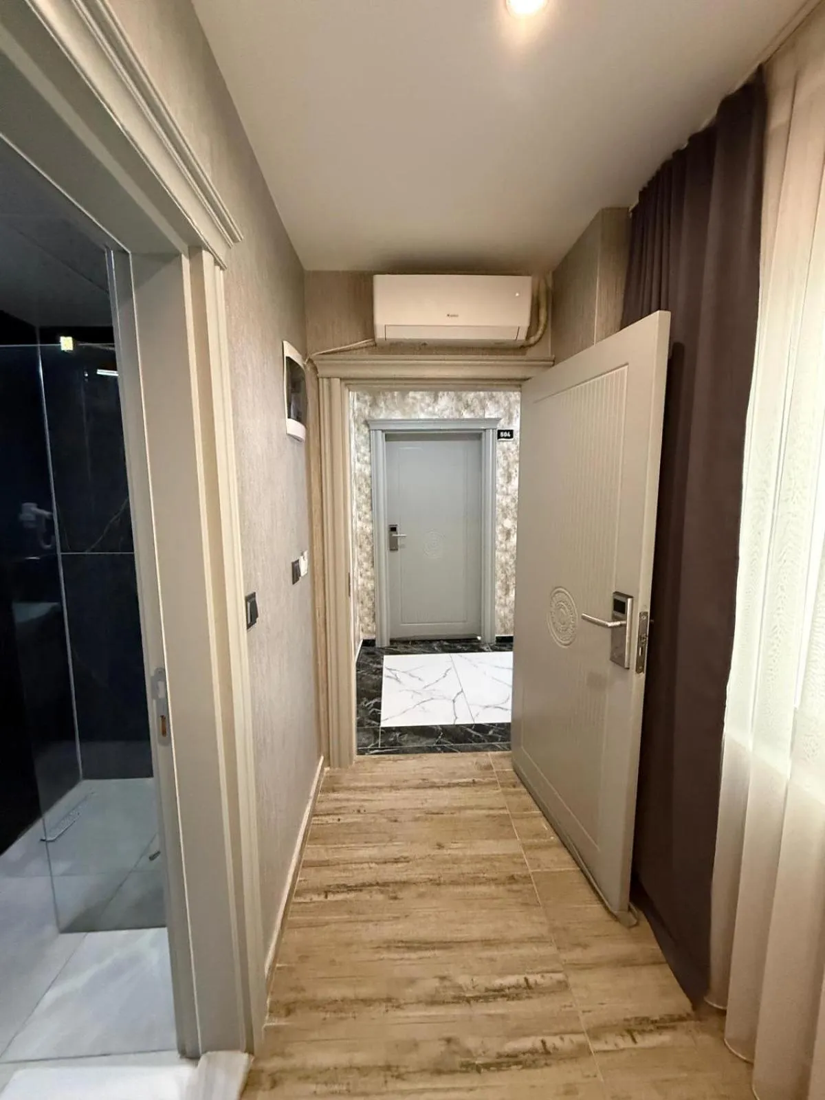 air conditioner in world say hotel