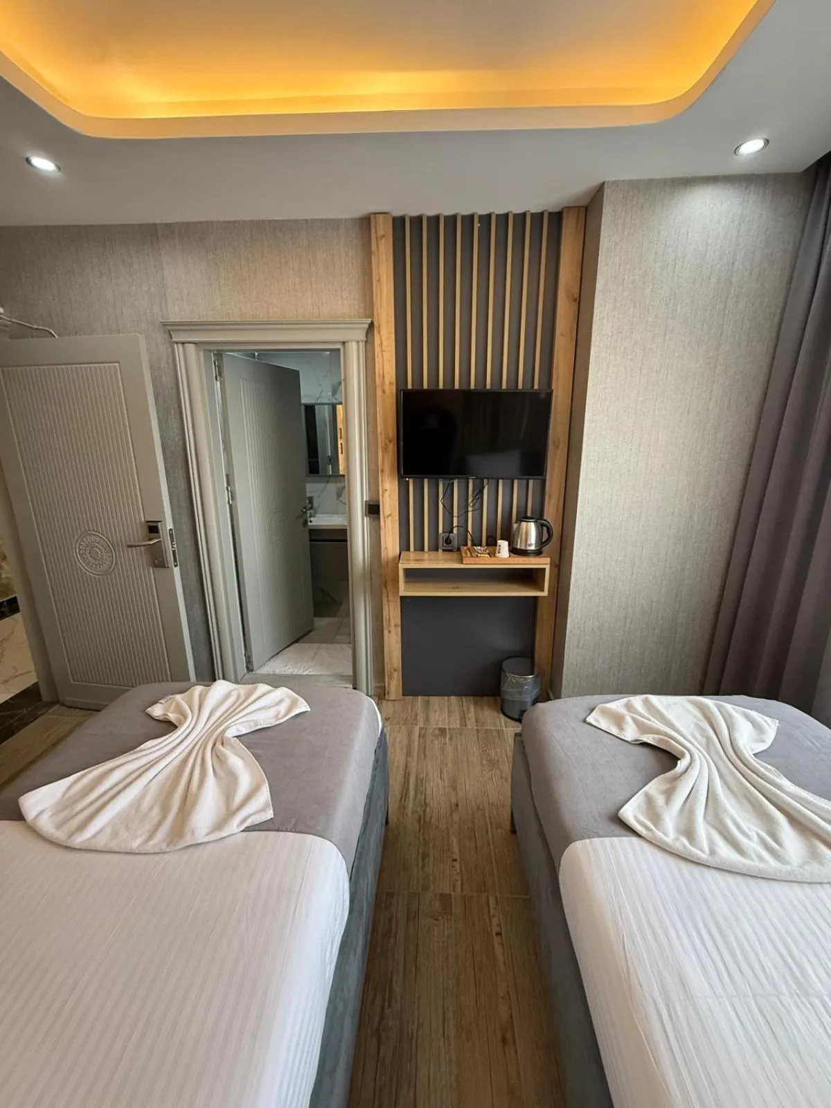 TV and multimedia, Bed in world say hotel