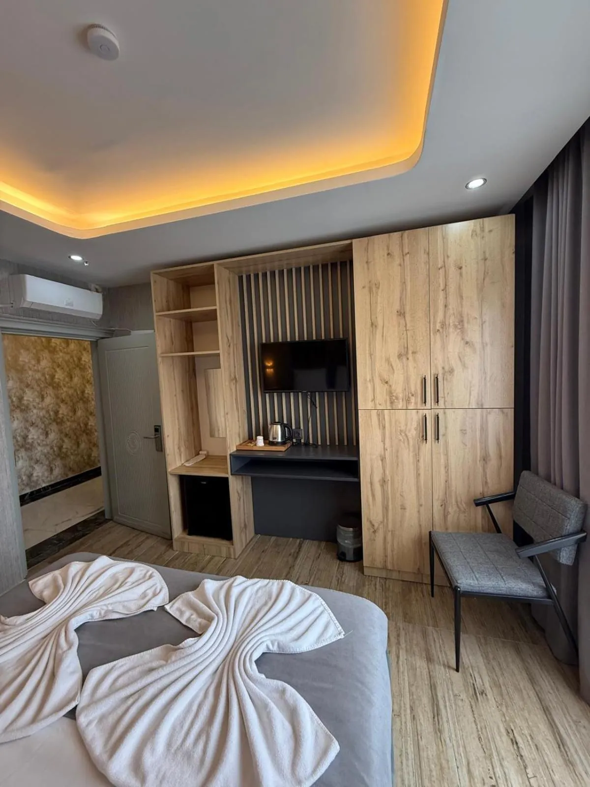 TV and multimedia, Bed in world say hotel