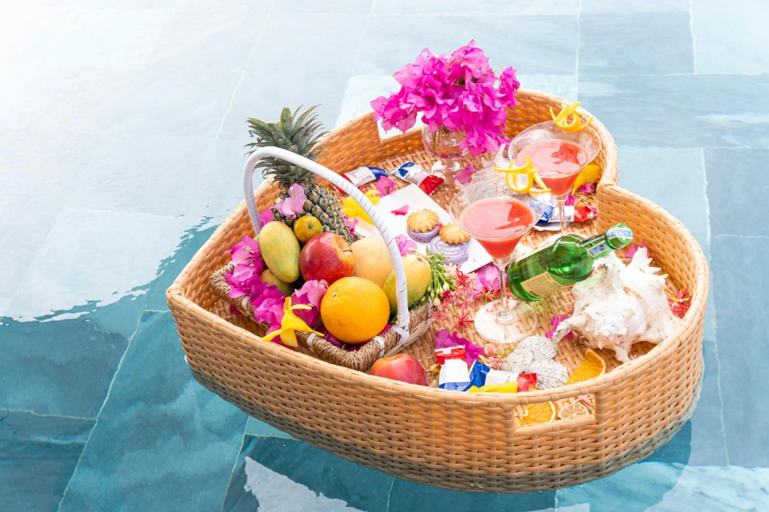 Food and drinks in Mercury Phu Quoc Resort & Villas