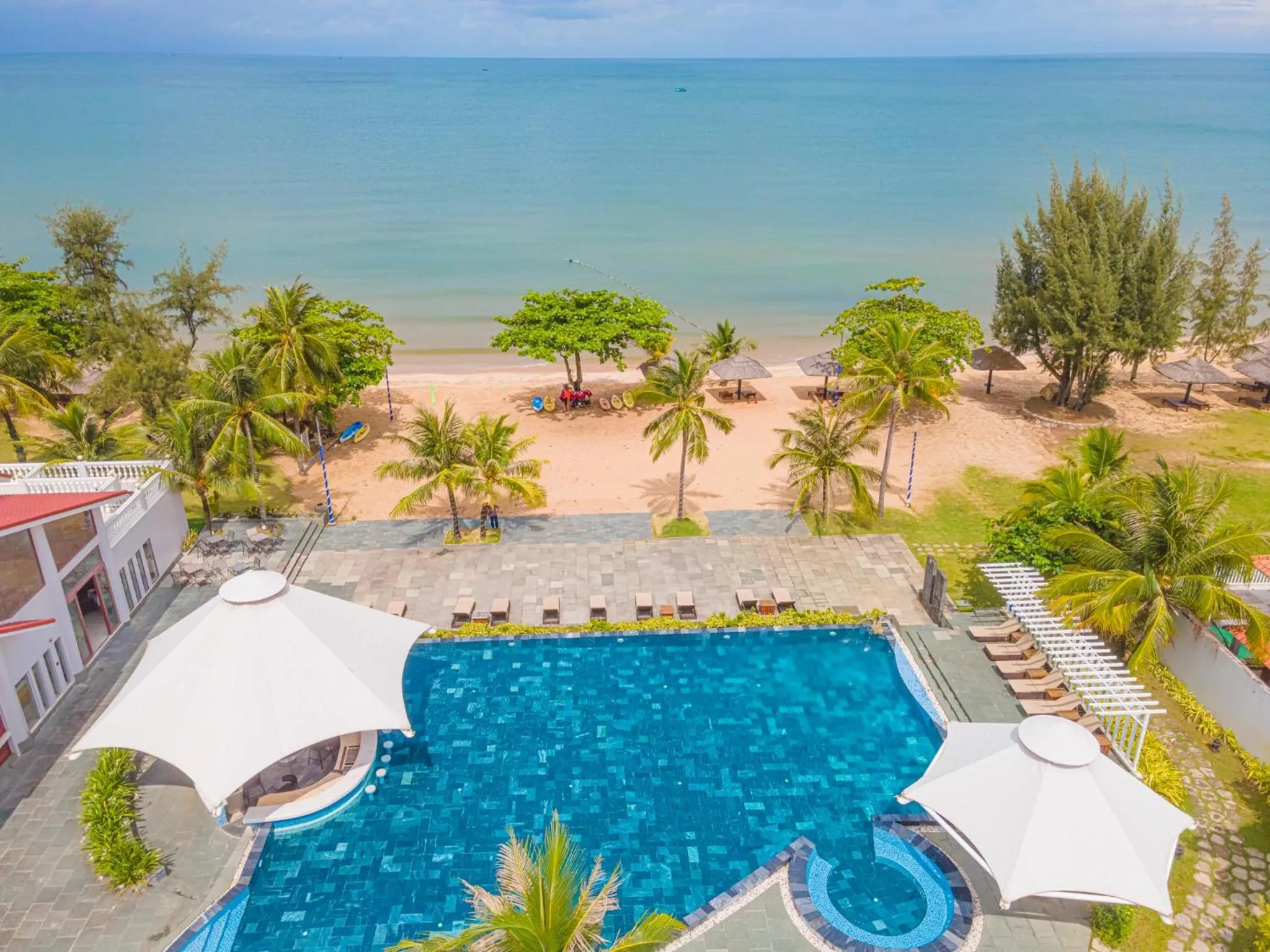 Swimming pool in Mercury Phu Quoc Resort & Villas