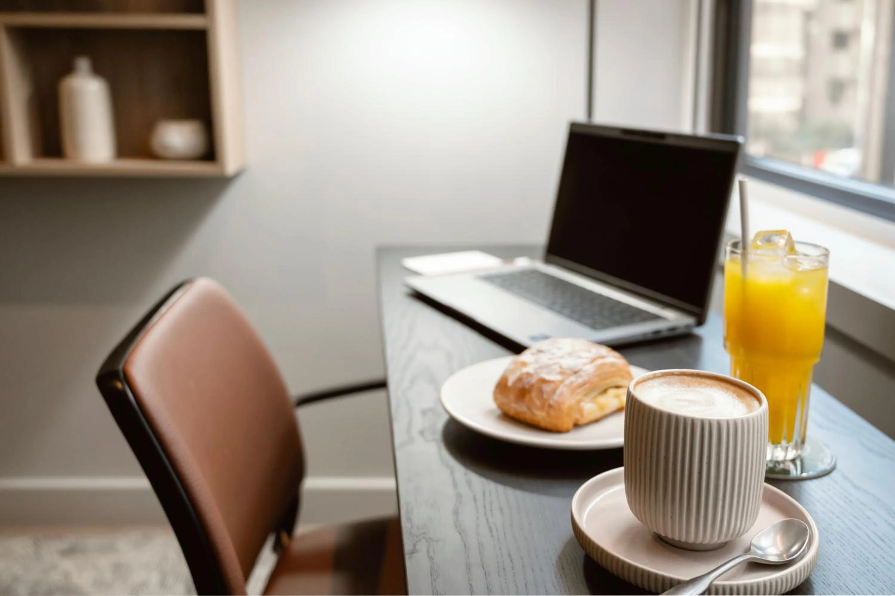 Breakfast in Wilde Aparthotels London Liverpool Street