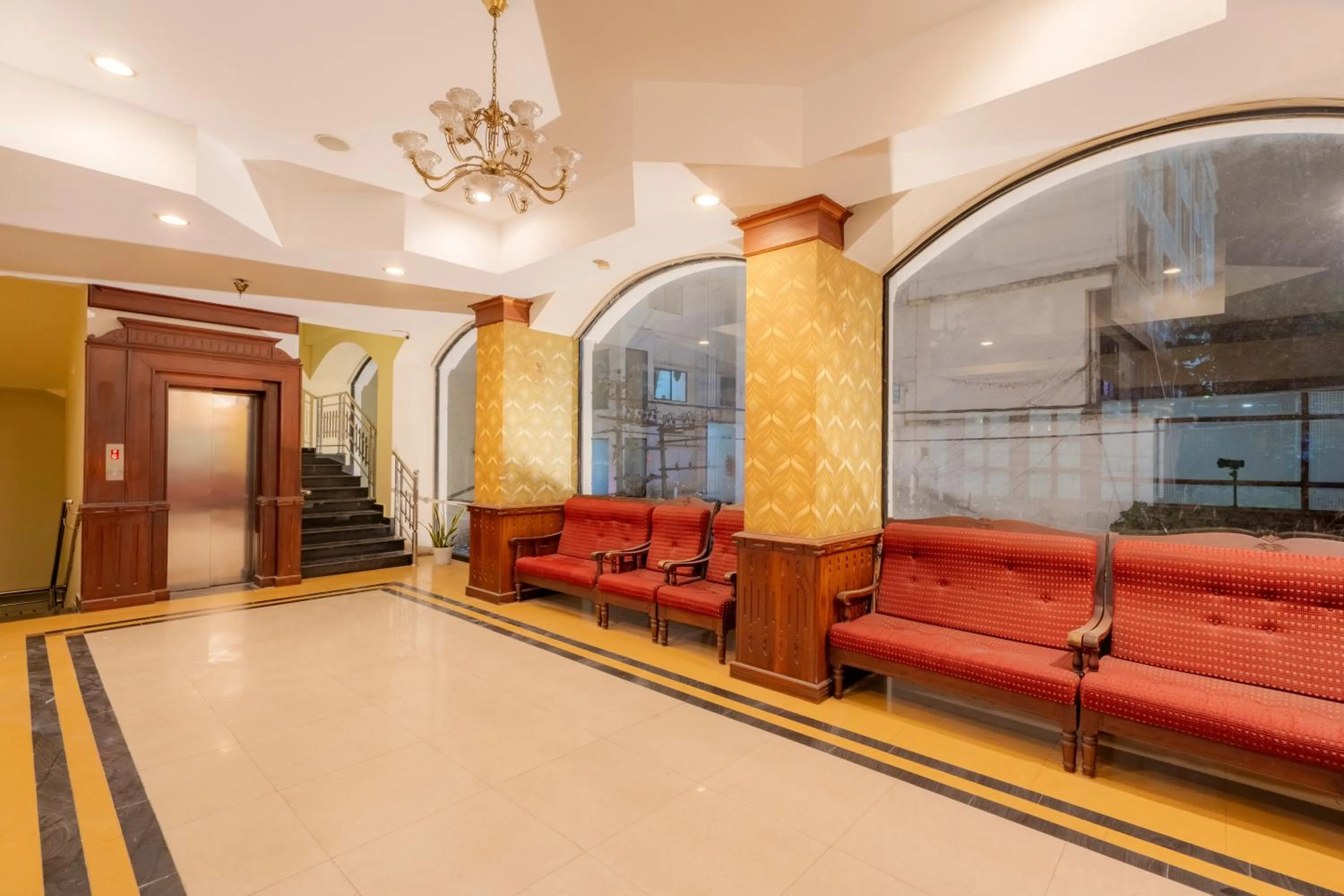 Restaurant/places to eat in Daan Orchid Residency