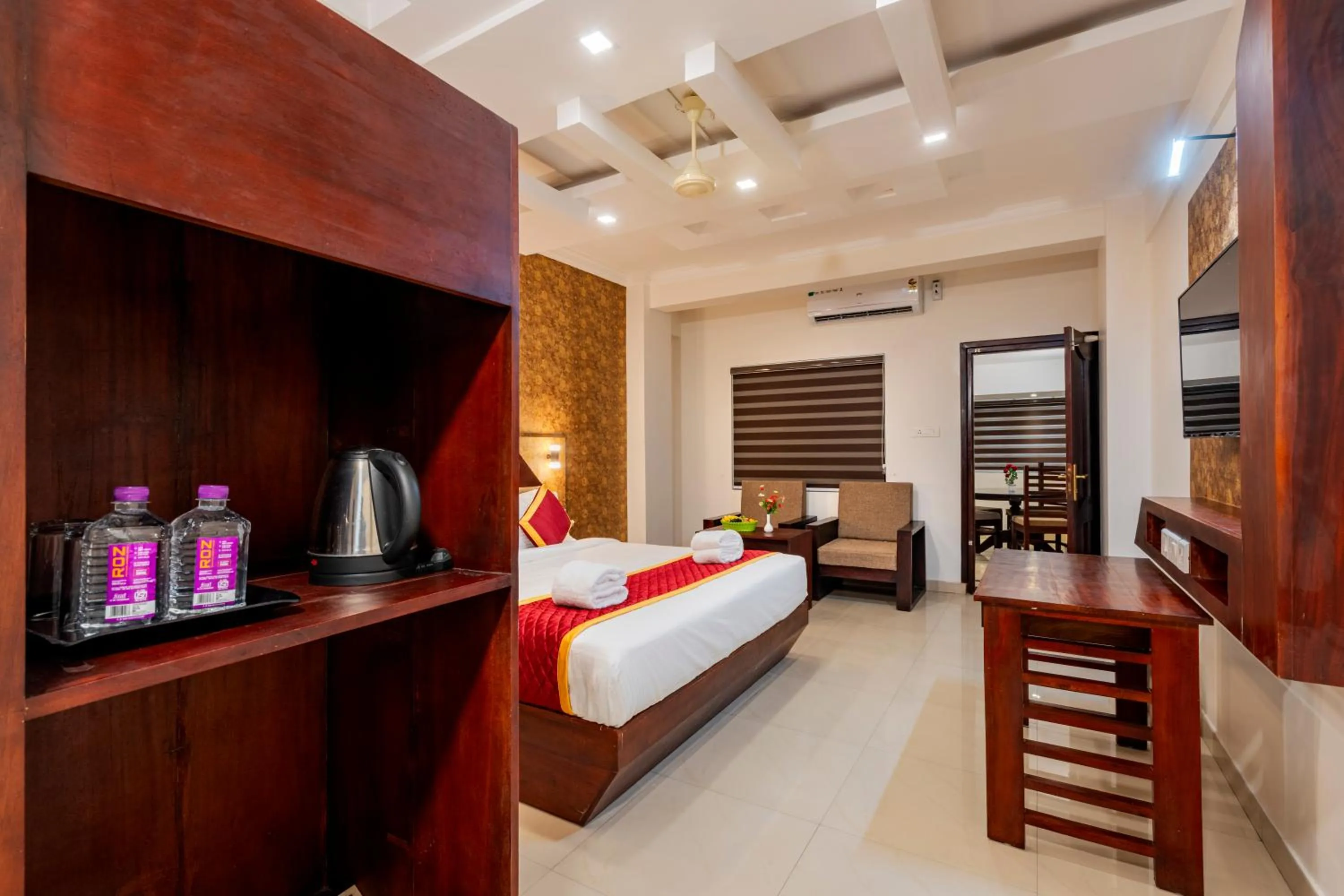 TV and multimedia, Bed in Daan Orchid Residency