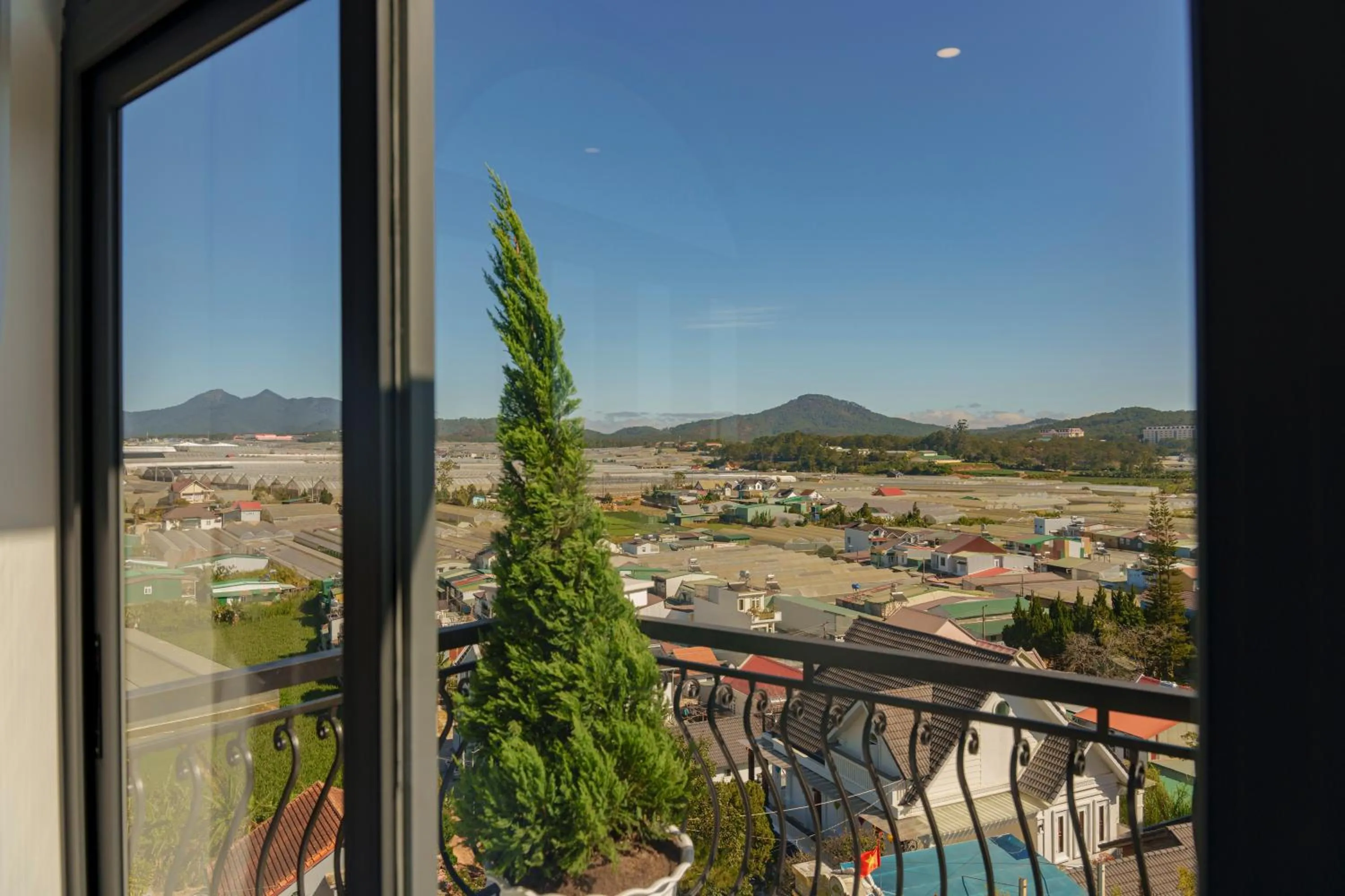 Storij Home & Coffee