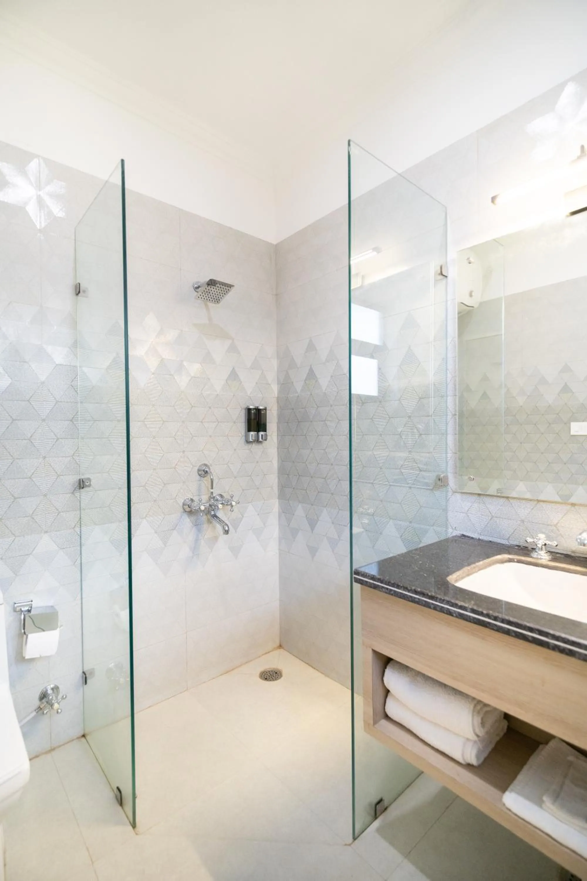 Shower in Marten's Wilderness Retreat