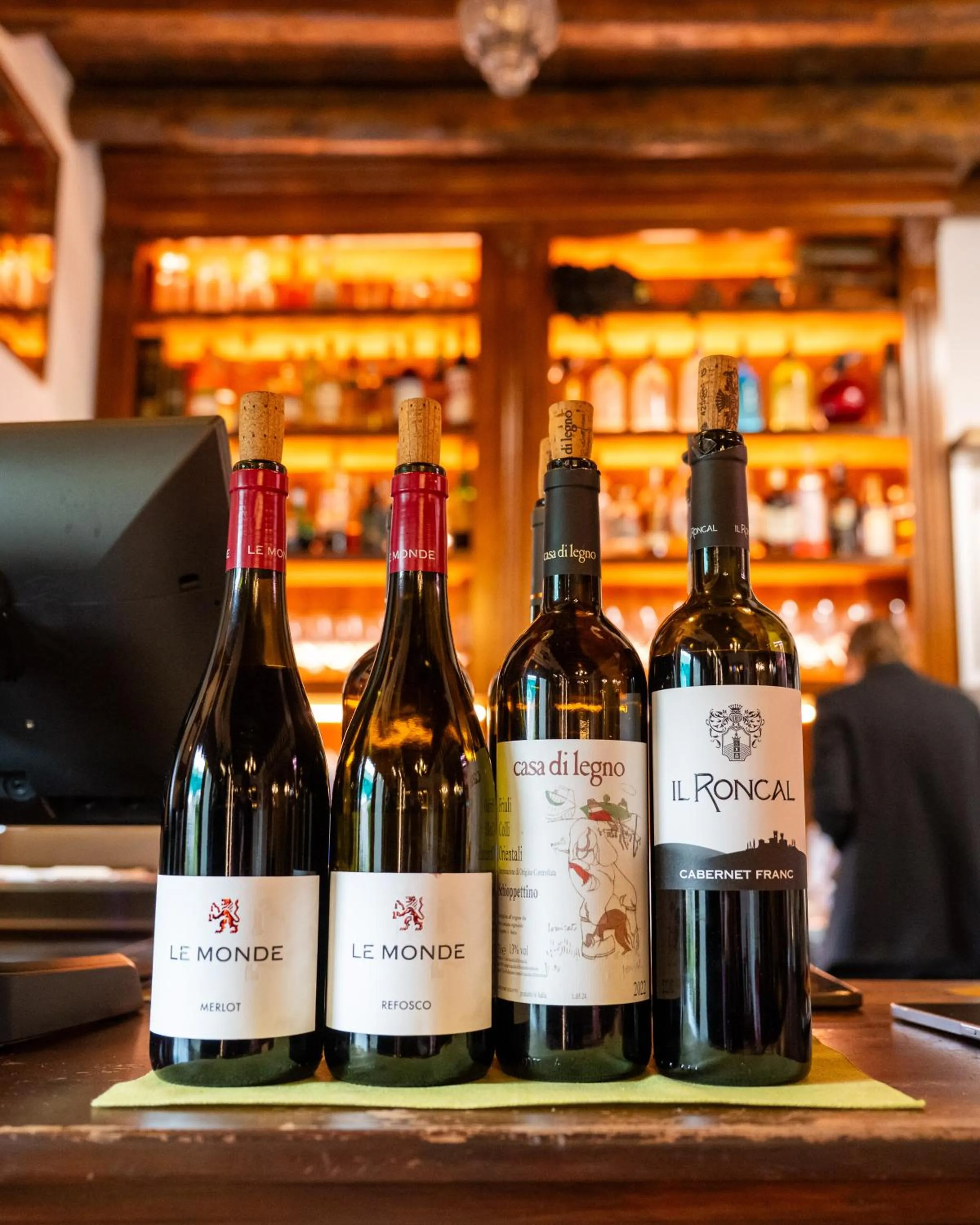 Lounge or bar in 1448 Antica Dimora Al Merlo Bianco