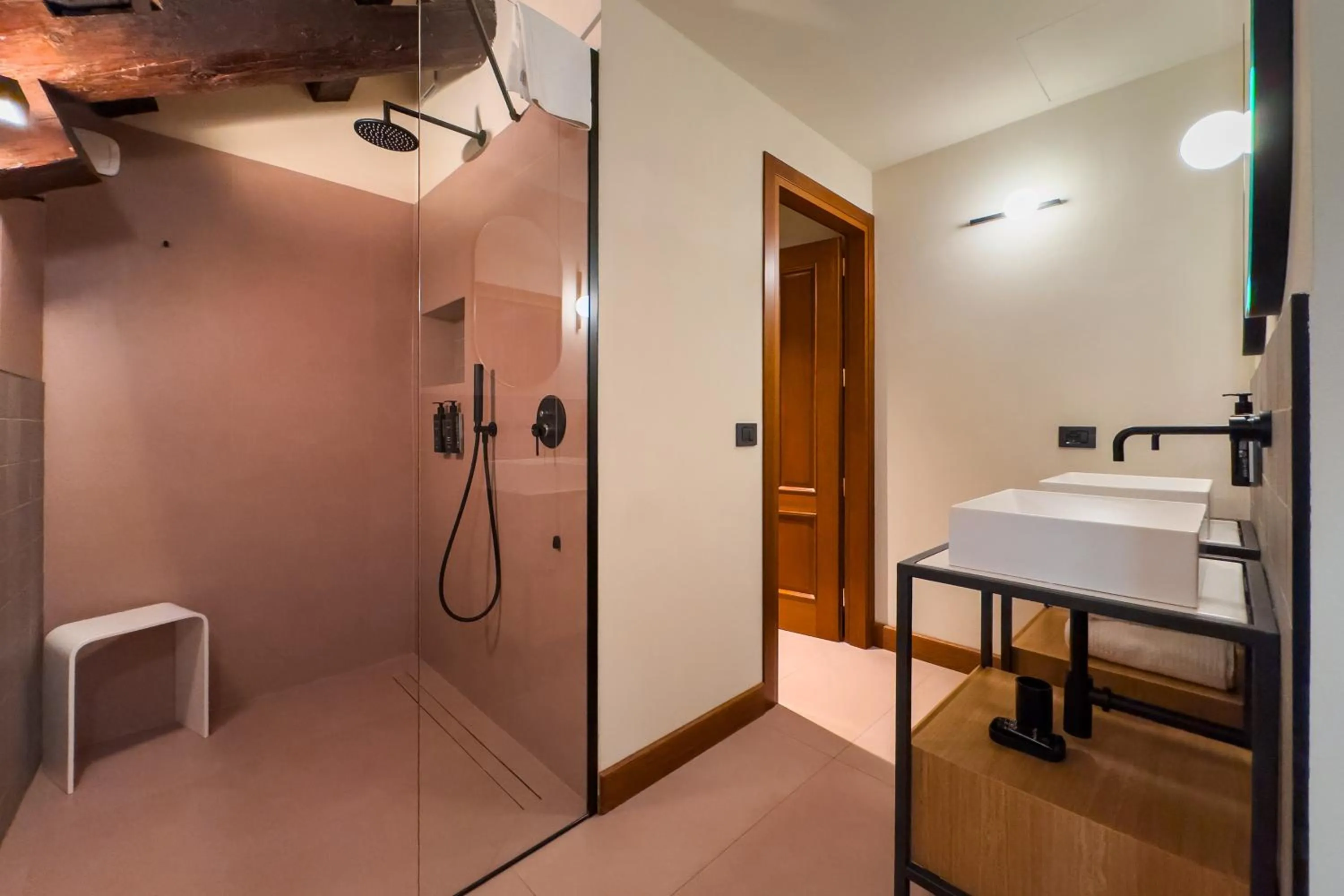 Bathroom in 1448 Antica Dimora Al Merlo Bianco