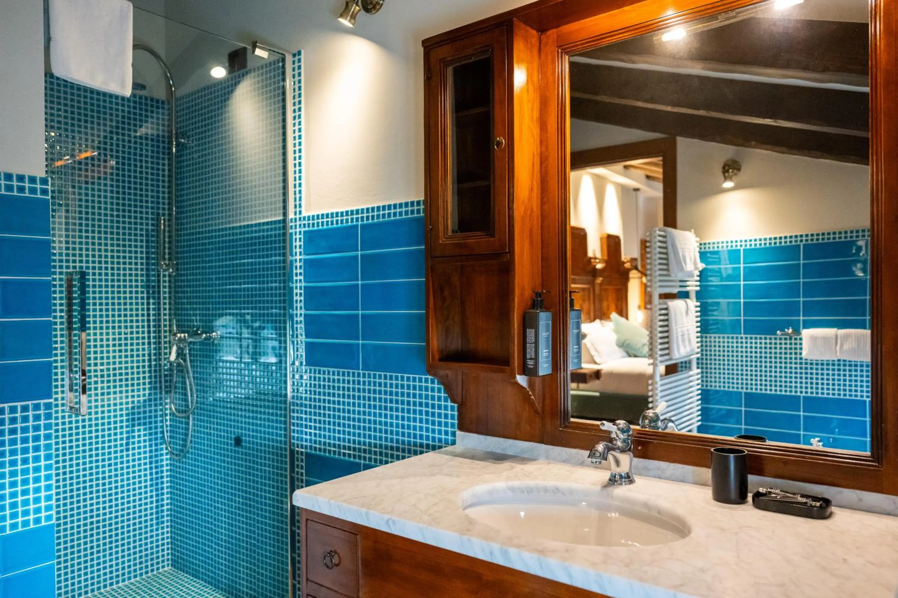 Shower in 1448 Antica Dimora Al Merlo Bianco