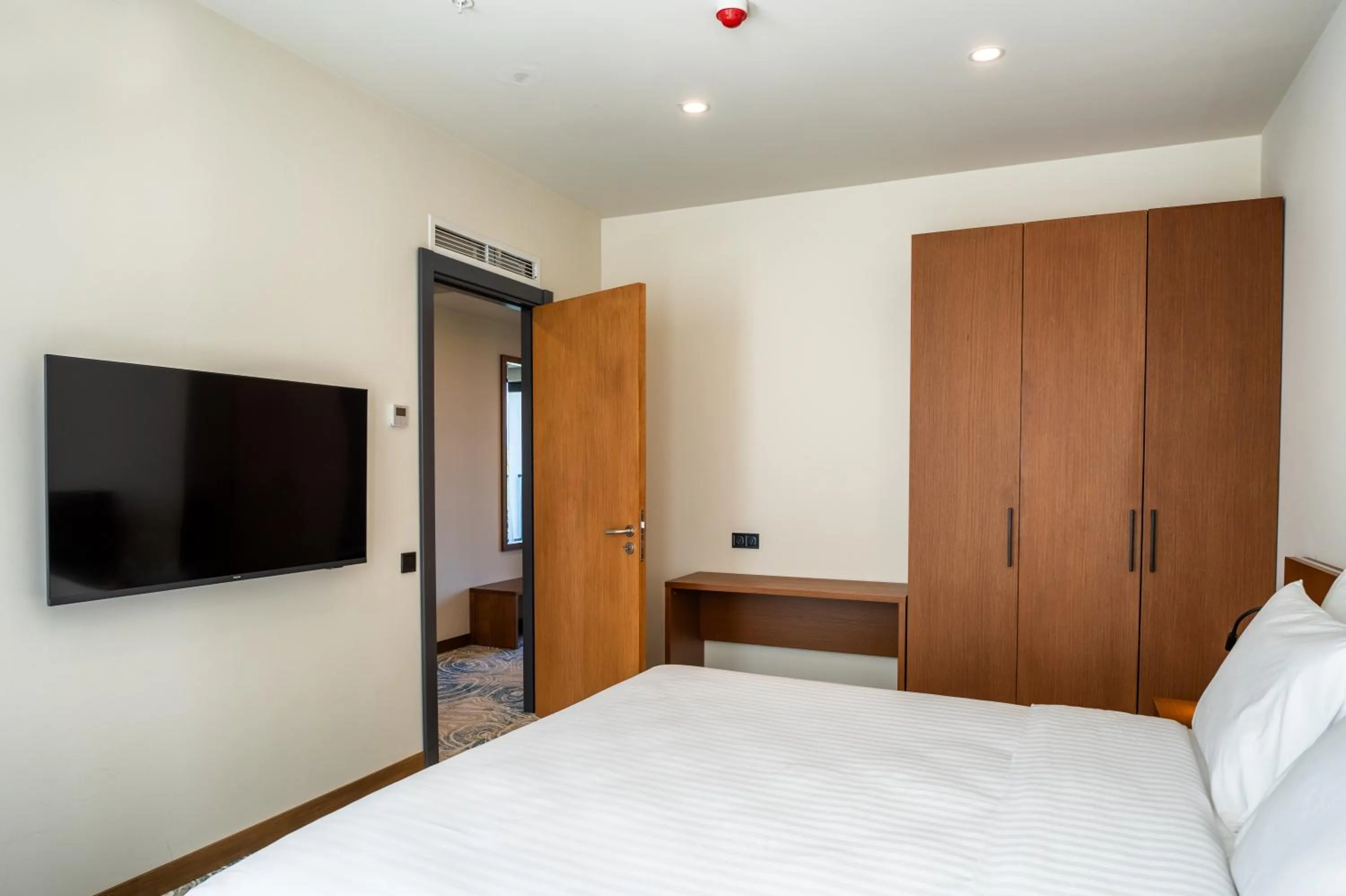 Bedroom, Bed in GREENWOOD