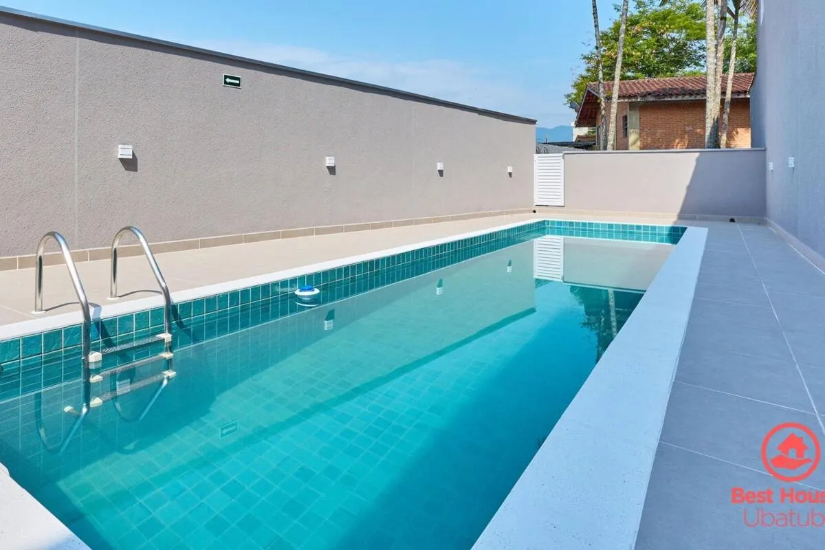 BH28: 1 Quadra d Praia, Ar, Churrasqueira, Piscina