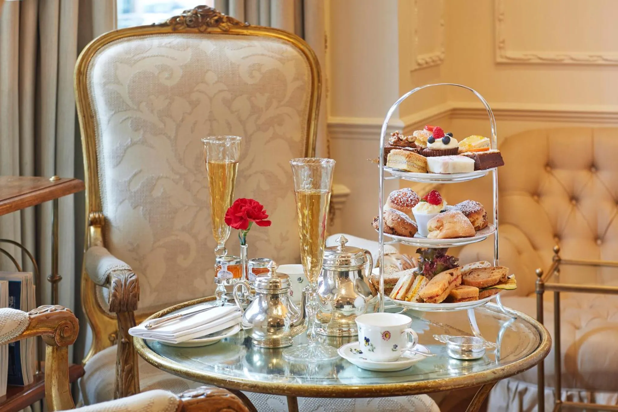 Restaurant/places to eat in Egerton House