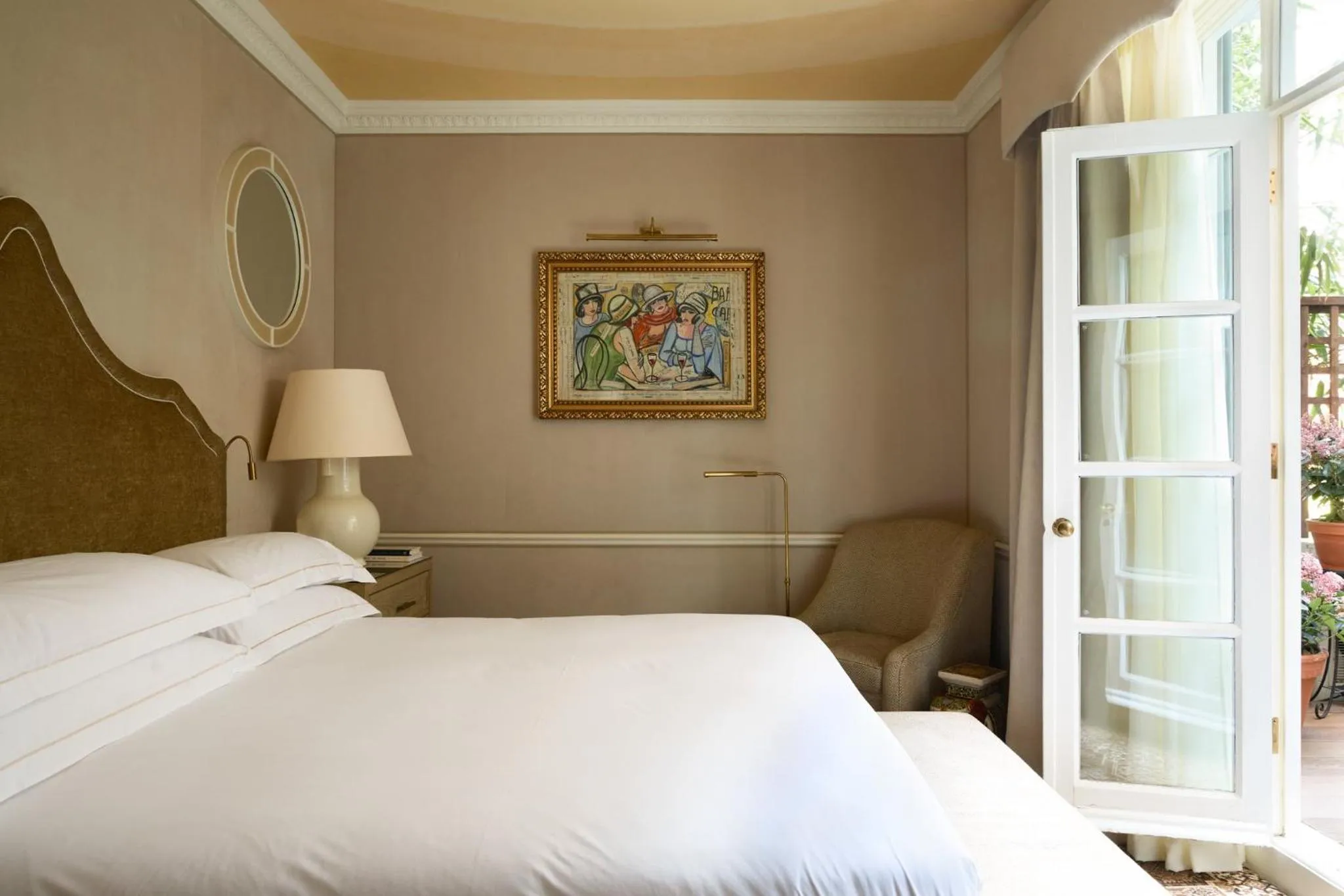 Photo of the whole room, Bed in Egerton House