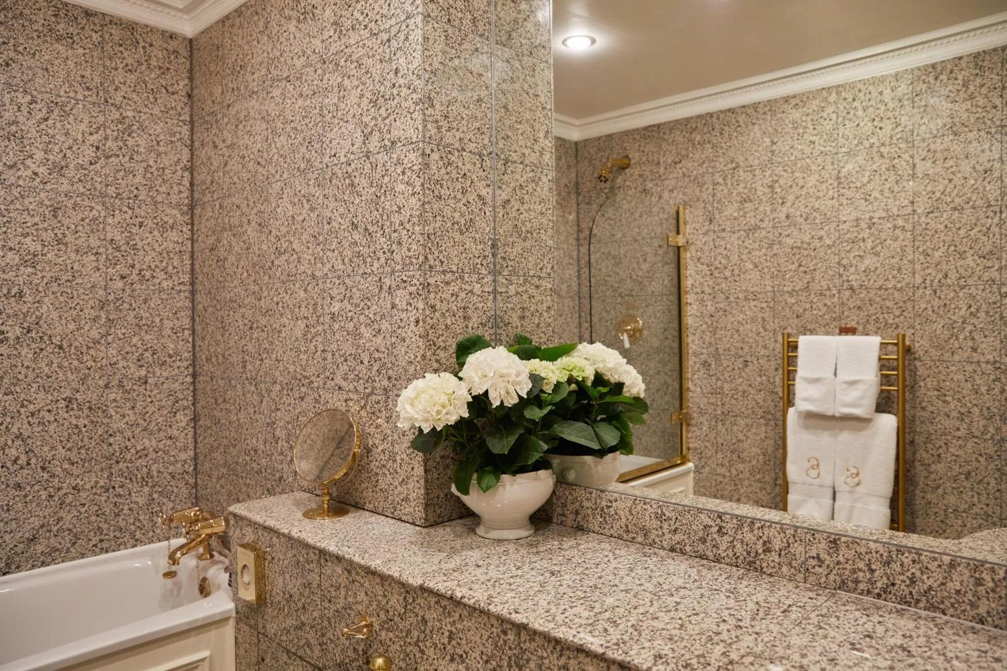 Photo of the whole room in Egerton House