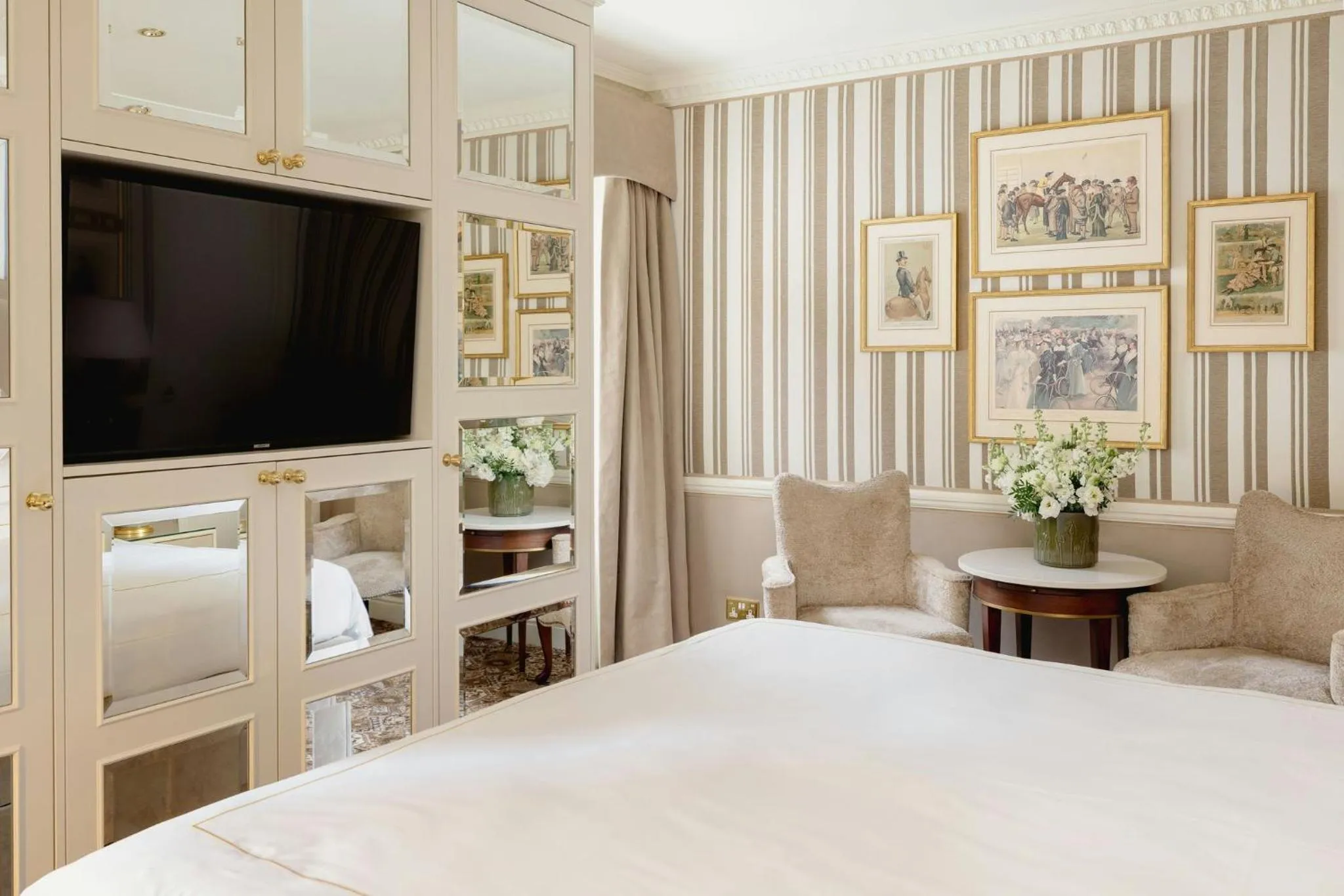 Bedroom, Bed in Egerton House