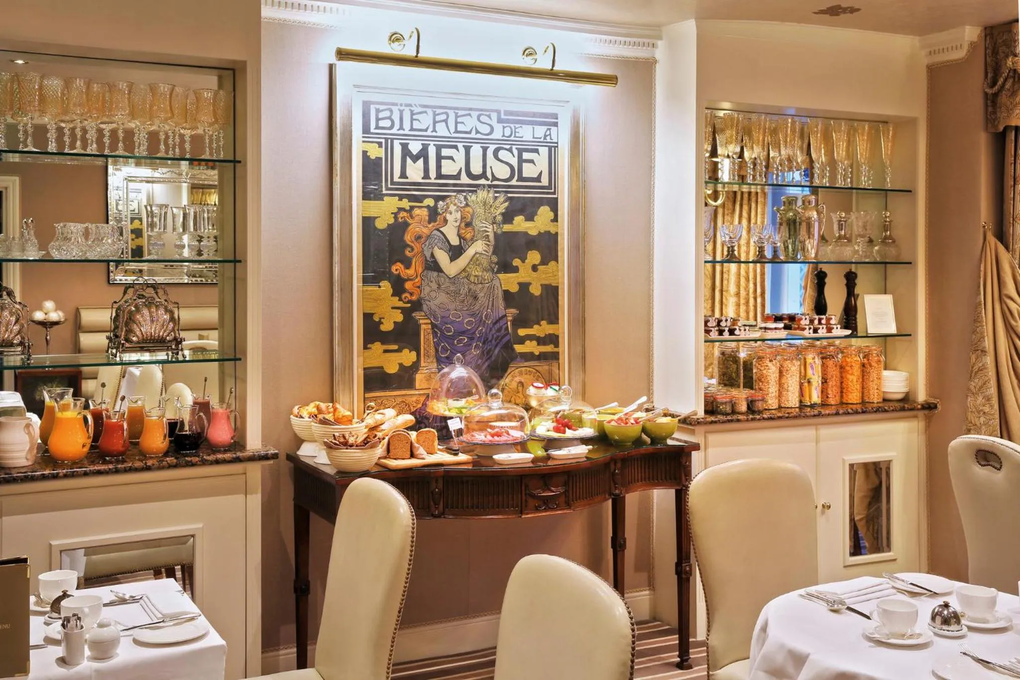 Restaurant/places to eat in Egerton House