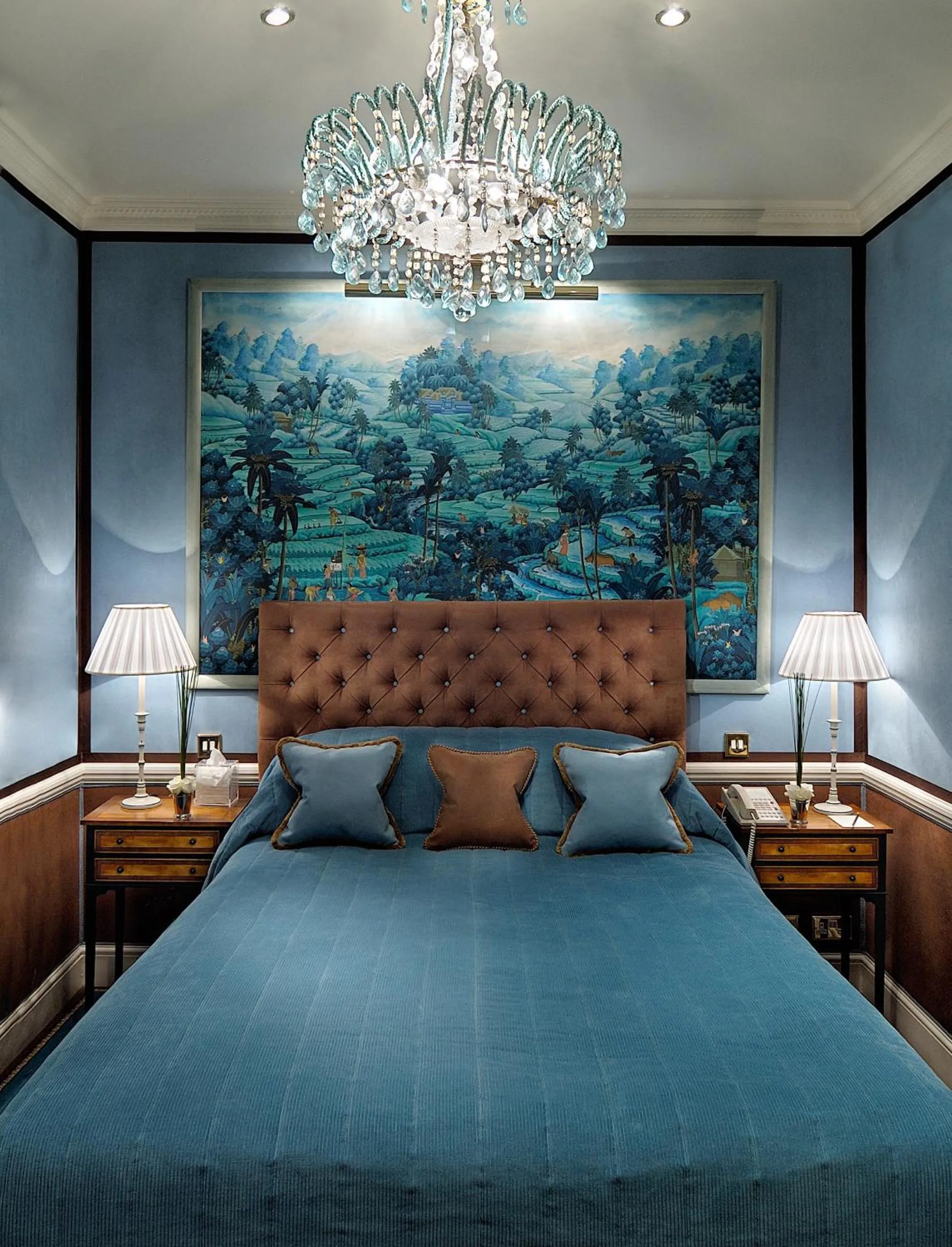 Photo of the whole room, Bed in Egerton House