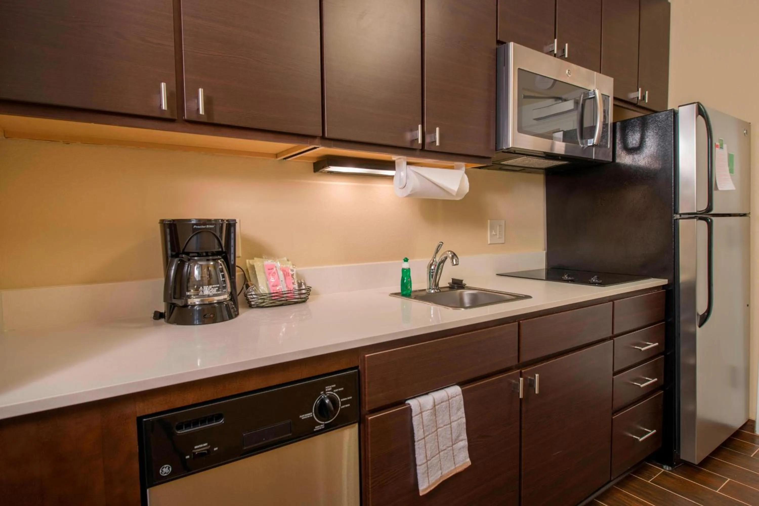 Kitchen or kitchenette in TownePlace Suites by Marriott Newnan