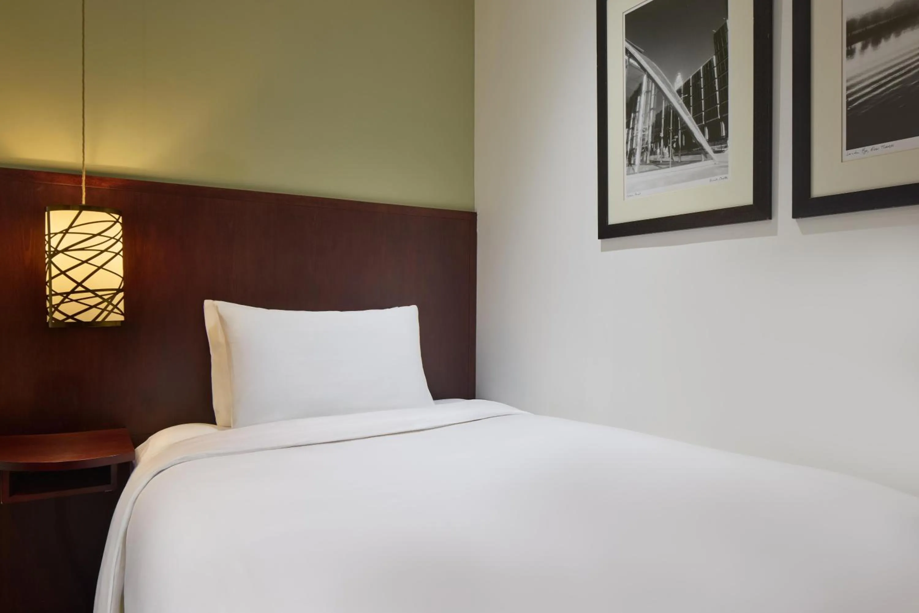 Bedroom, Bed in Radisson Blu Hotel, London South Kensington