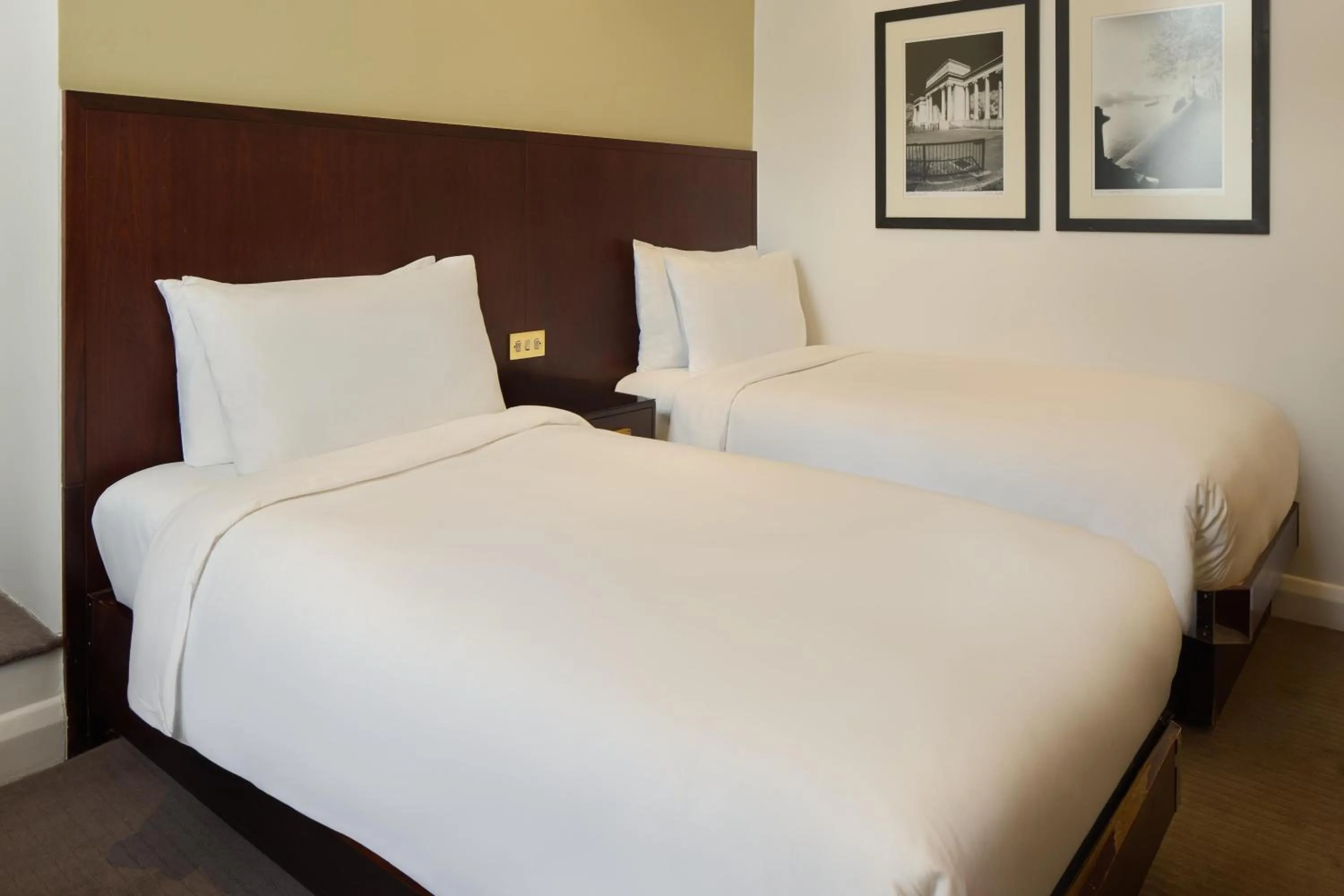 Bedroom, Bed in Radisson Blu Hotel, London South Kensington