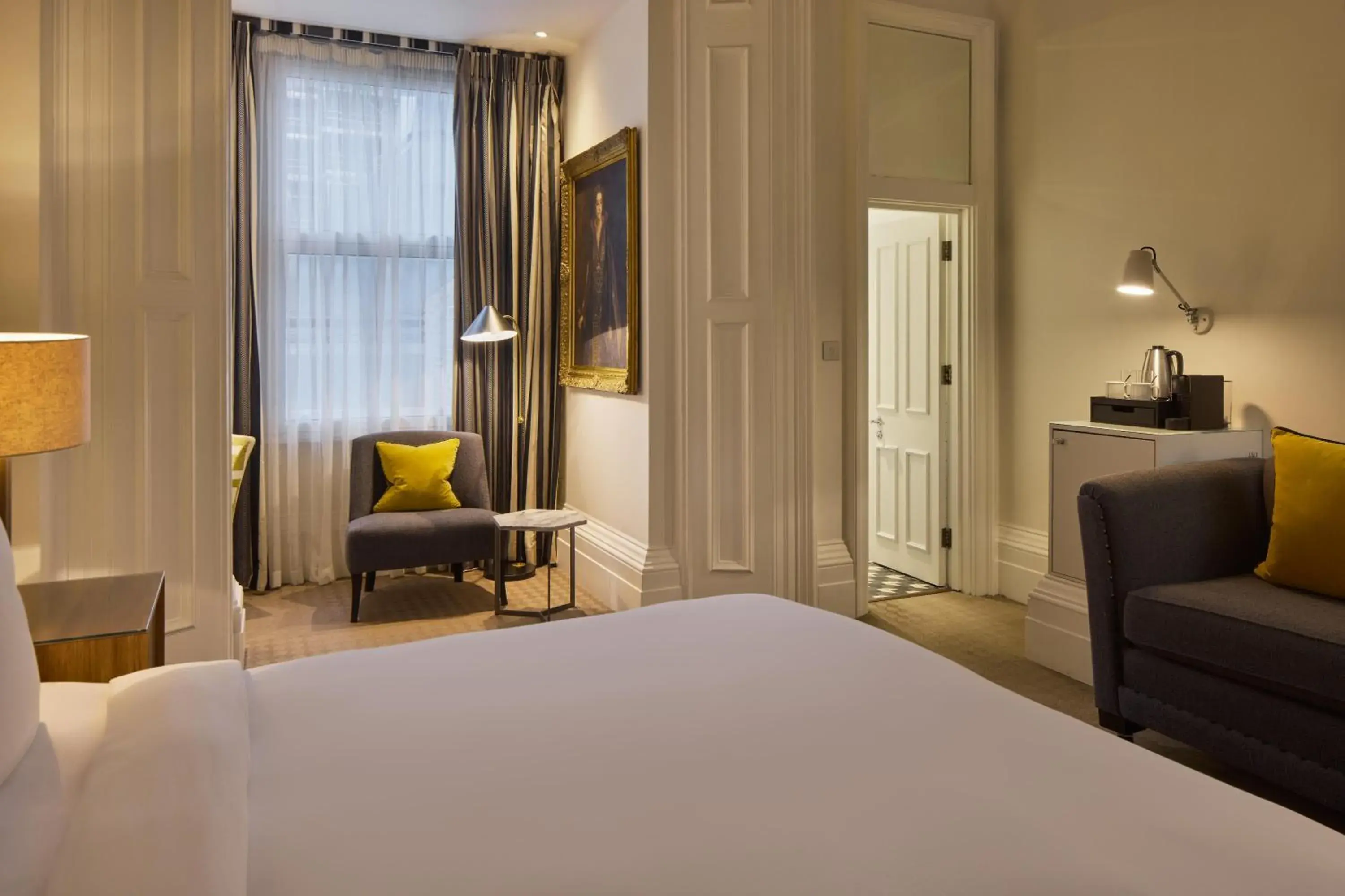 Bedroom, Bed in Radisson Blu Hotel, London South Kensington Bedroom, Bed in Radisson Blu Hotel, London South Kensington