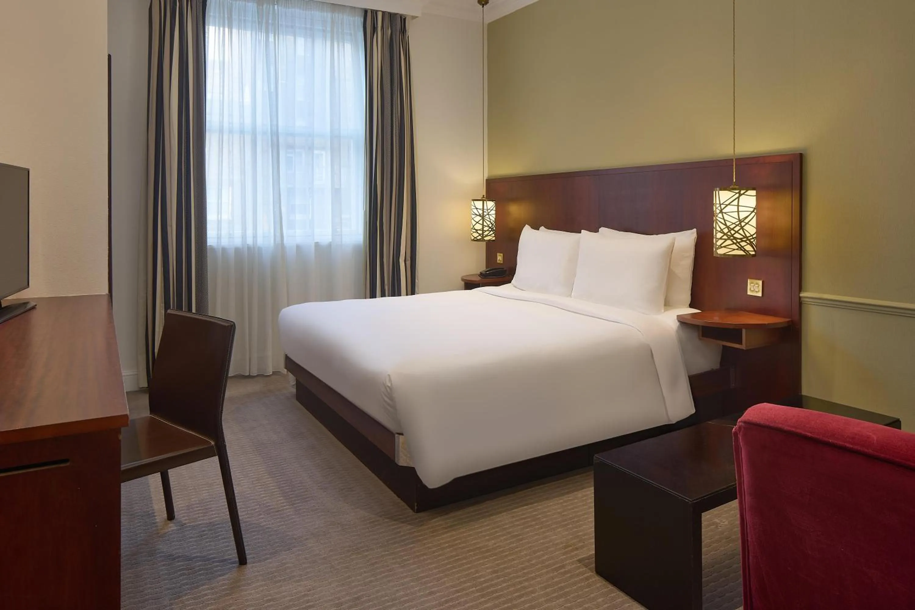 Bedroom, Bed in Radisson Blu Hotel, London South Kensington