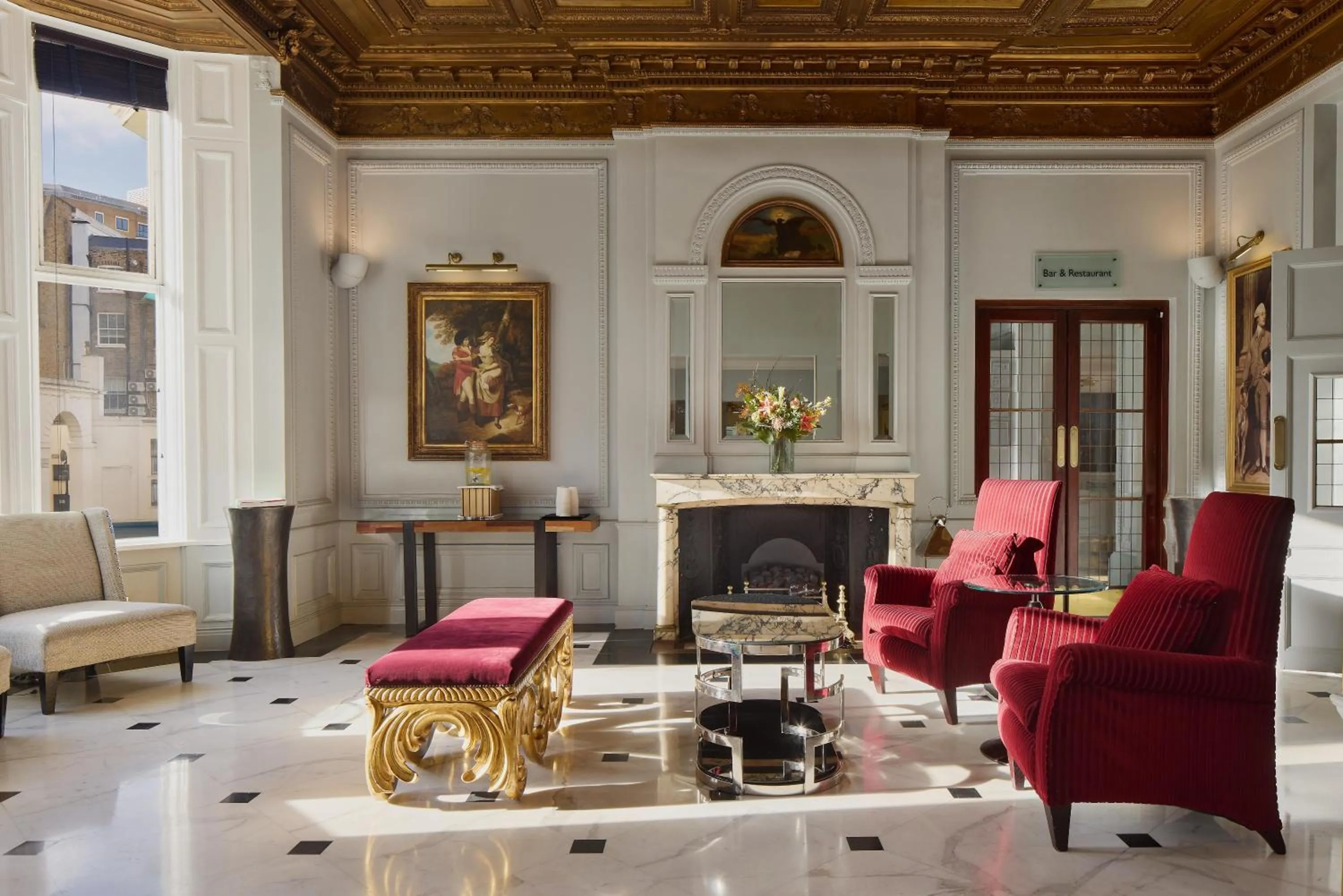 Lobby or reception in Radisson Blu Hotel, London South Kensington