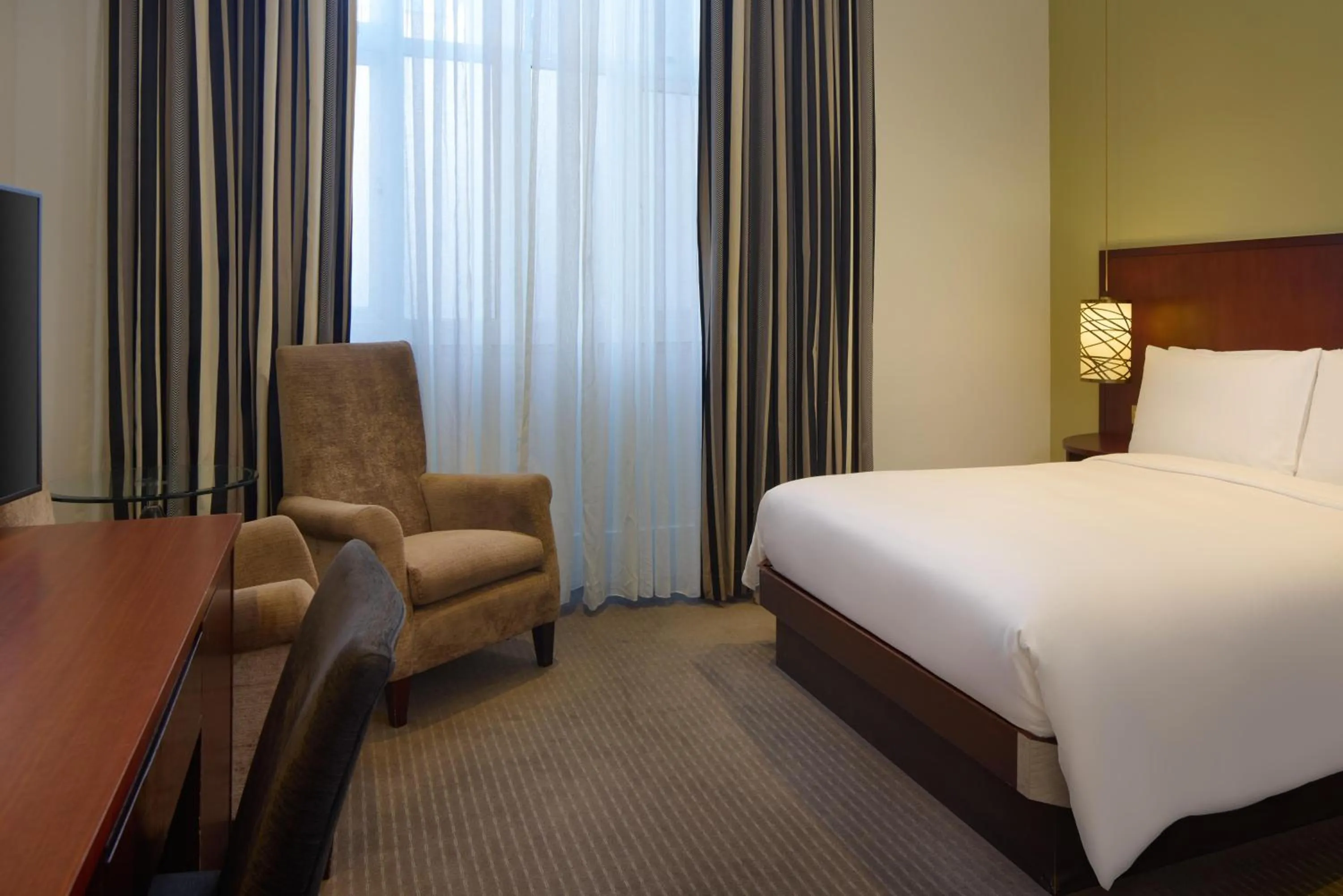 Bedroom, Bed in Radisson Blu Hotel, London South Kensington