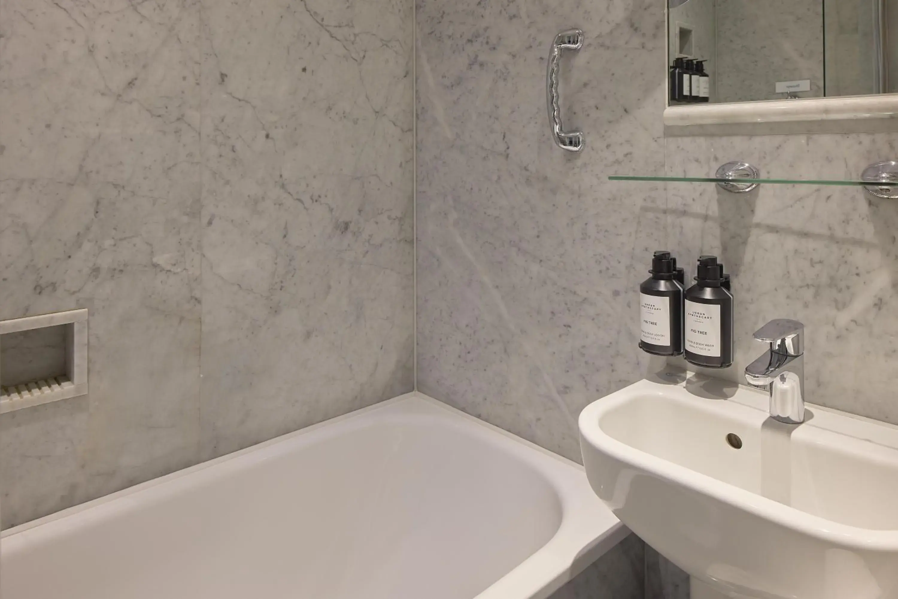 Bathroom in Radisson Blu Hotel, London South Kensington Bathroom in Radisson Blu Hotel, London South Kensington