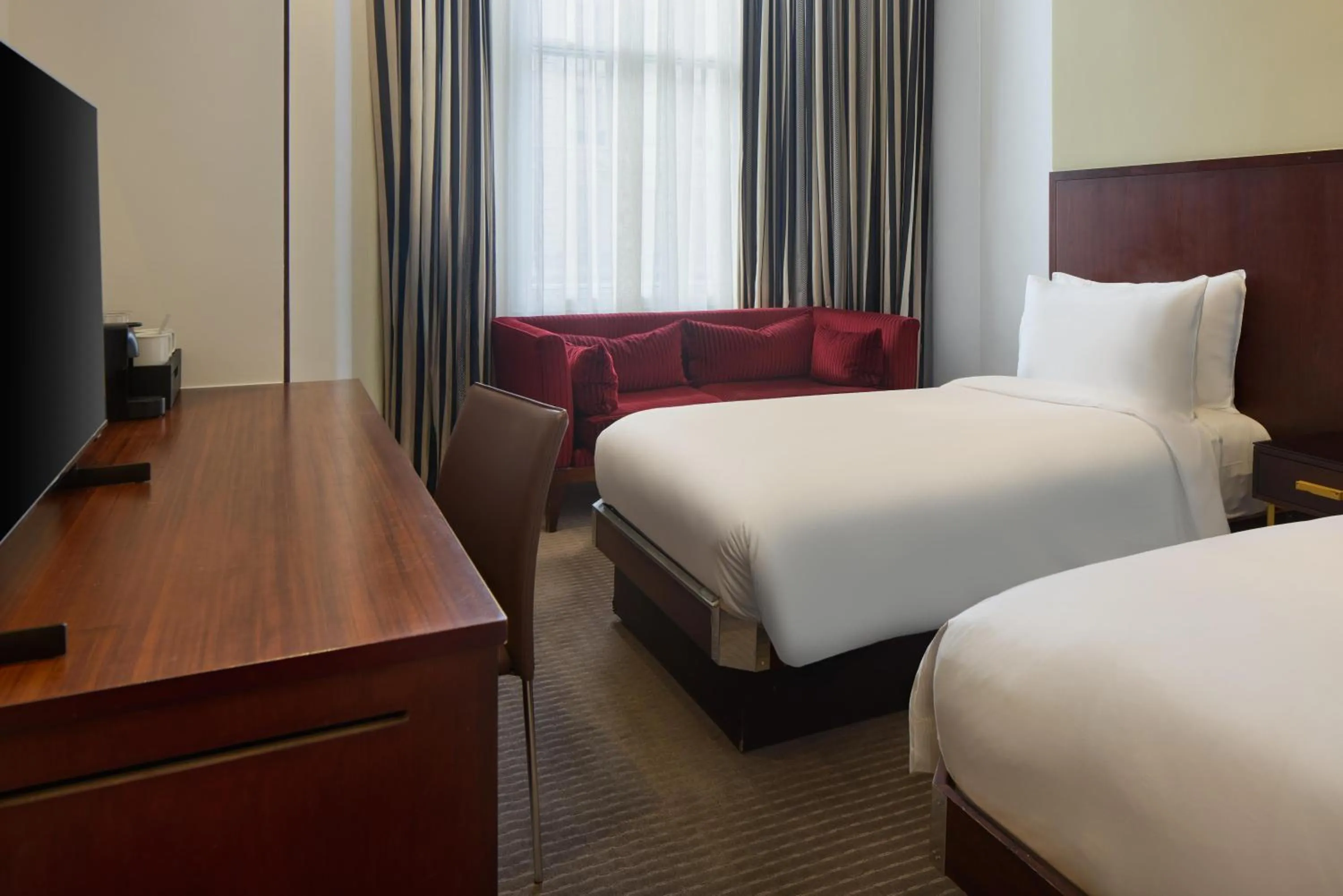 Bedroom, Bed in Radisson Blu Hotel, London South Kensington