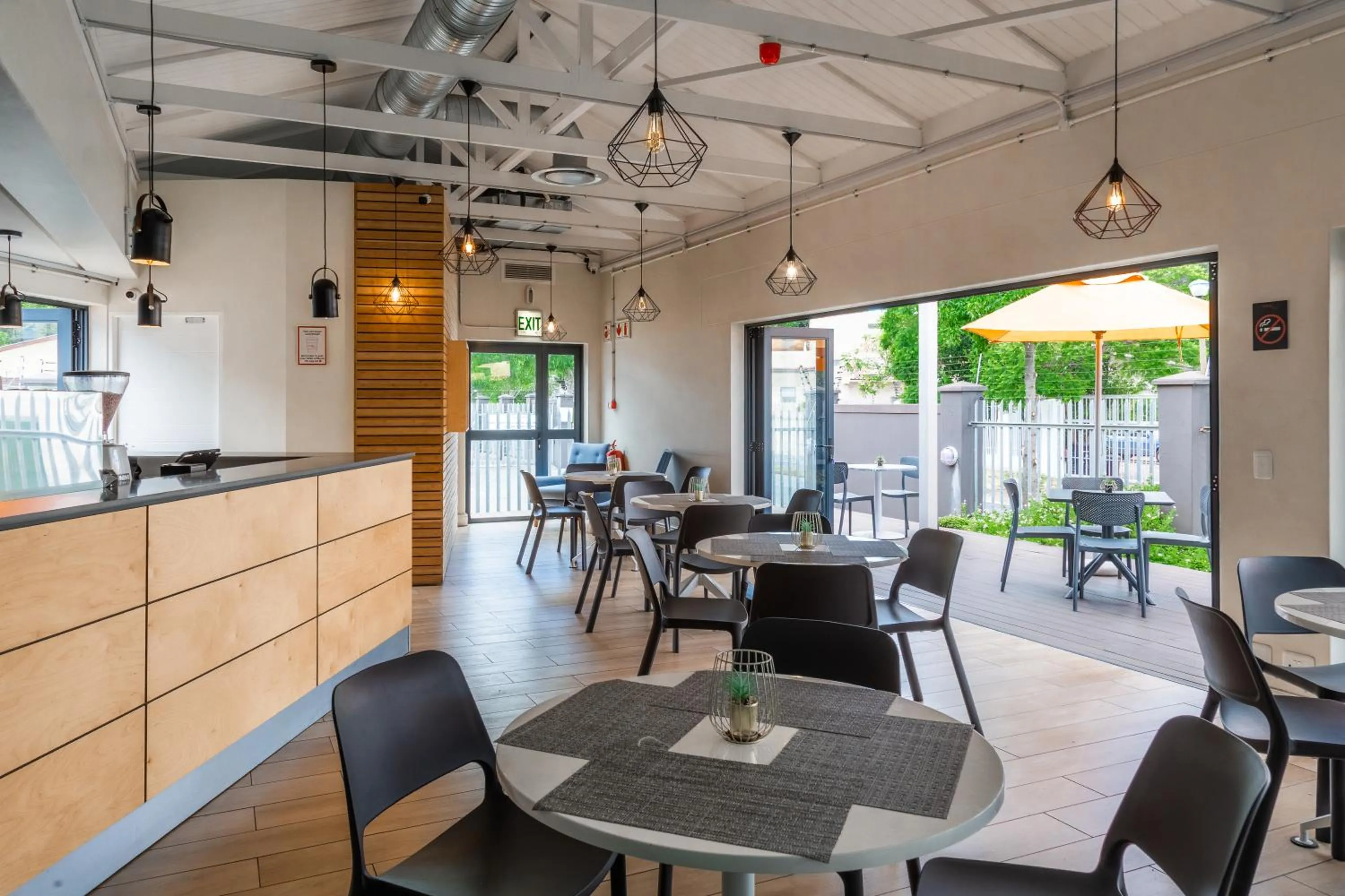 Restaurant/places to eat in WINK Aparthotel Quiver Tree