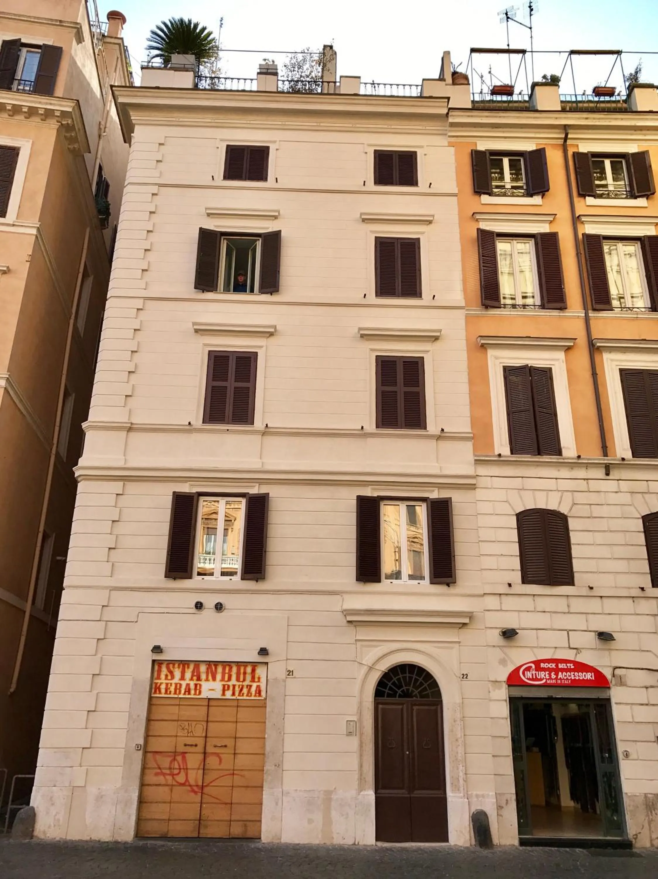 Property building in Apartment Arenula