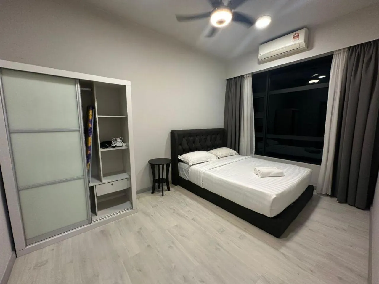 Bed in Jesselton Quay Kota Kinabalu City Centre by LW Suites