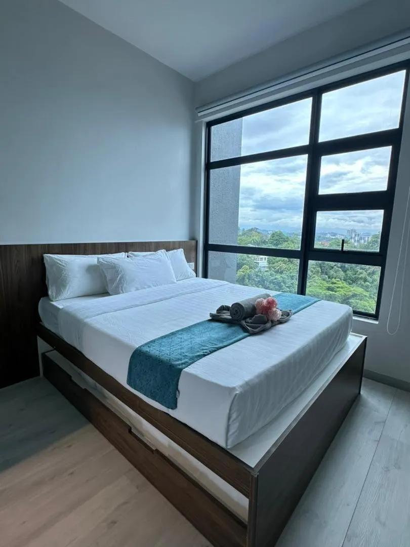 Bed in Jesselton Quay Kota Kinabalu City Centre by LW Suites