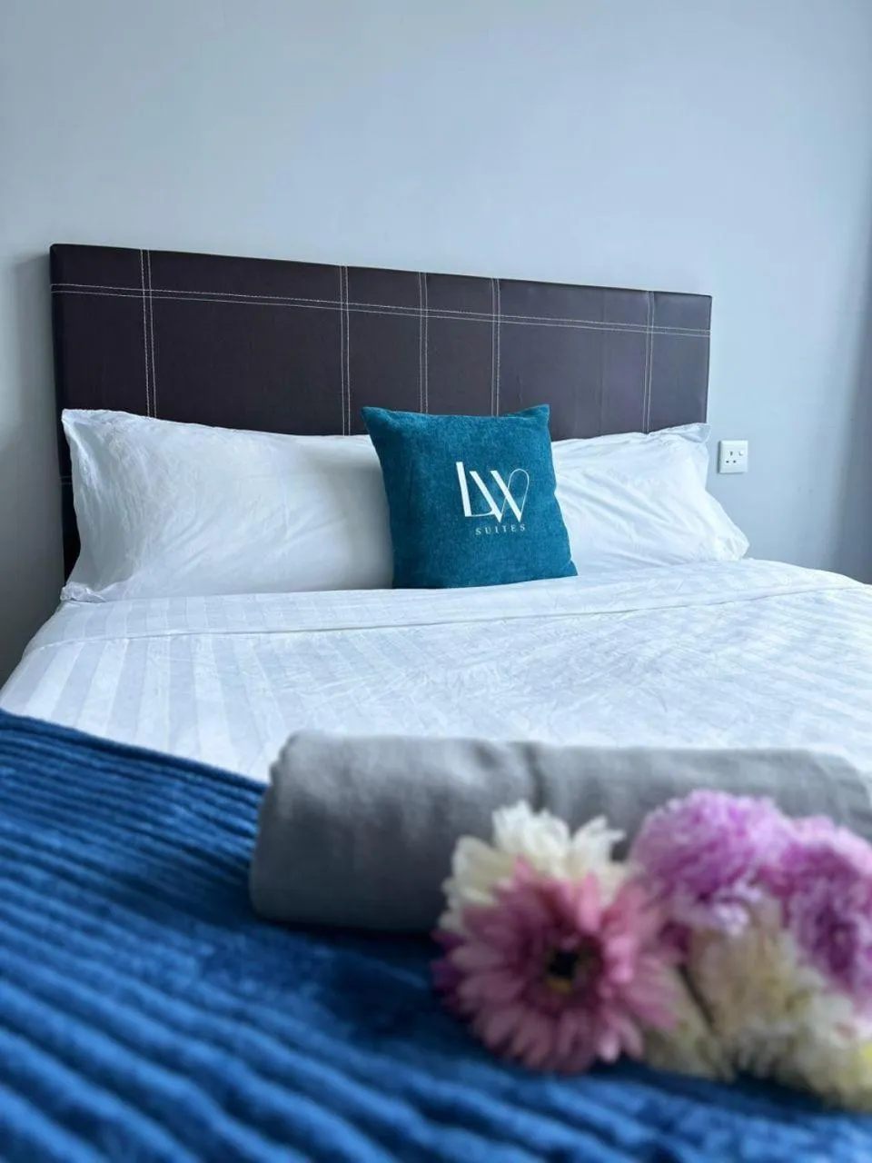 Bed in Jesselton Quay Kota Kinabalu City Centre by LW Suites