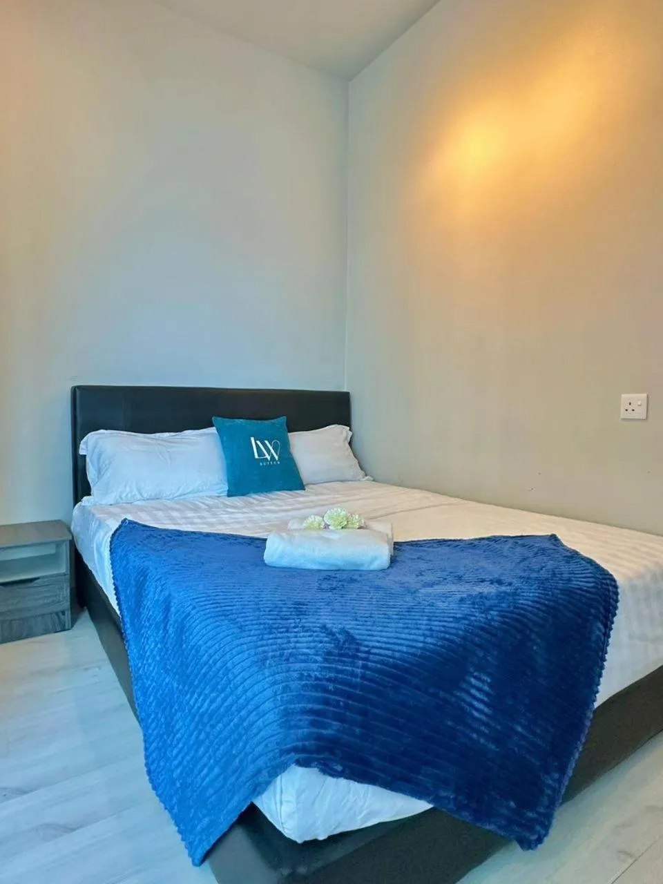 Bed in Jesselton Quay Kota Kinabalu City Centre by LW Suites