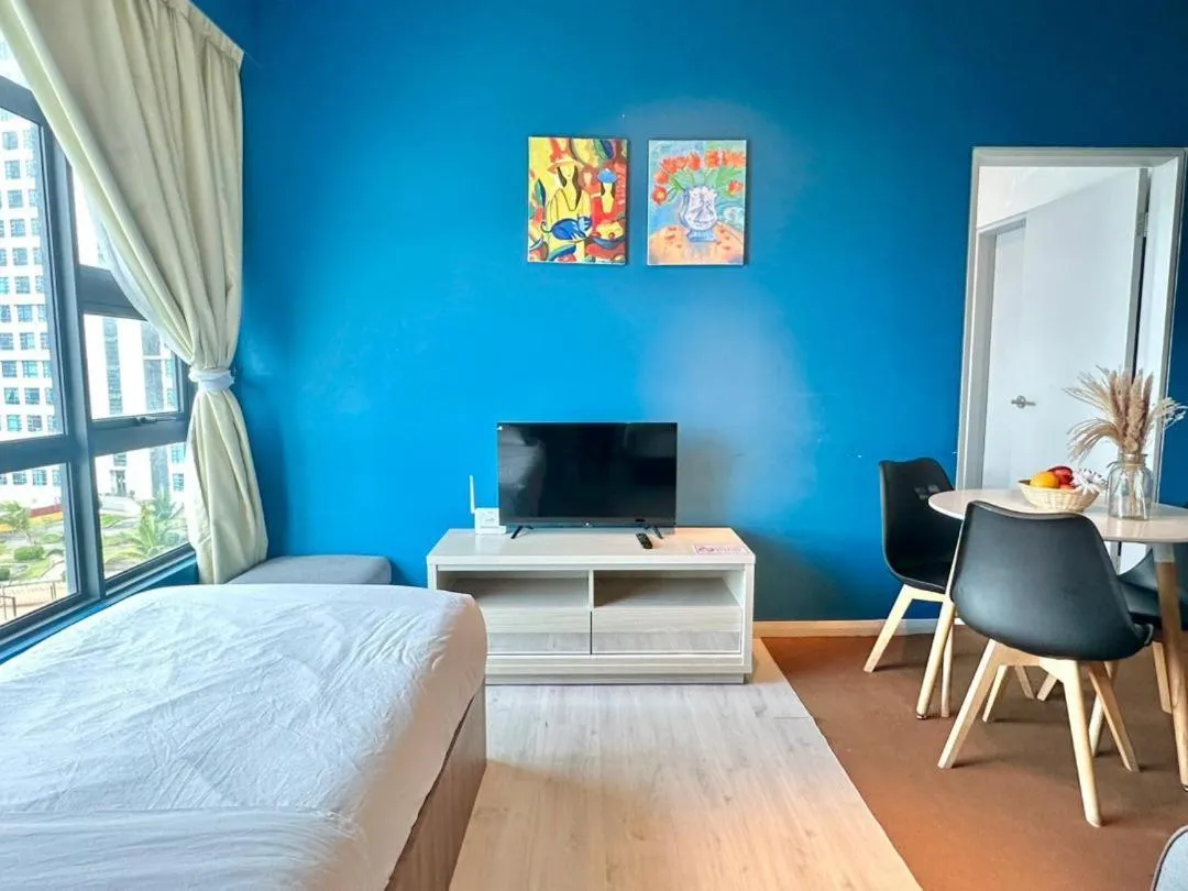 Bed in Jesselton Quay Kota Kinabalu City Centre by LW Suites