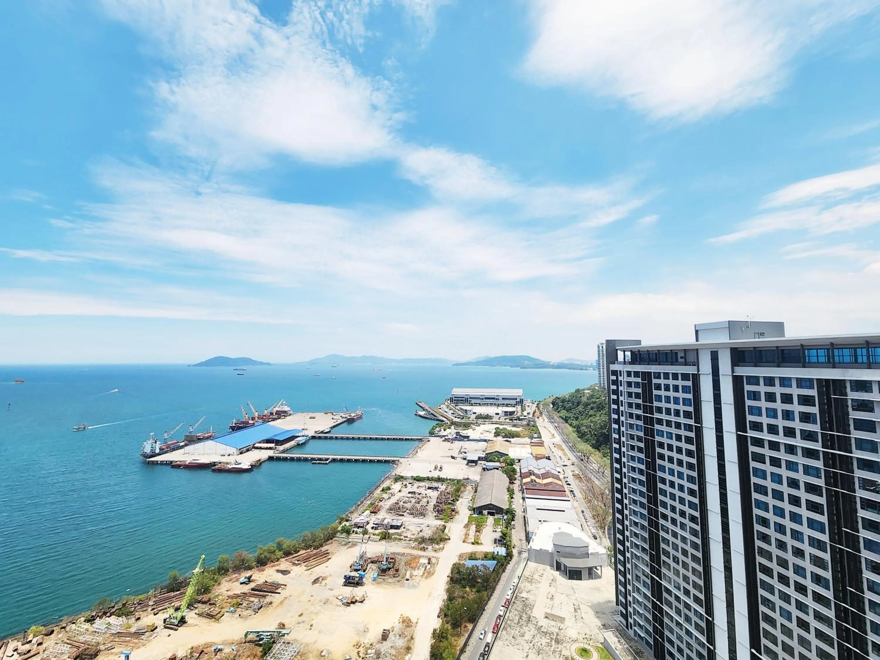 Jesselton Quay Kota Kinabalu City Centre by LW Suites
